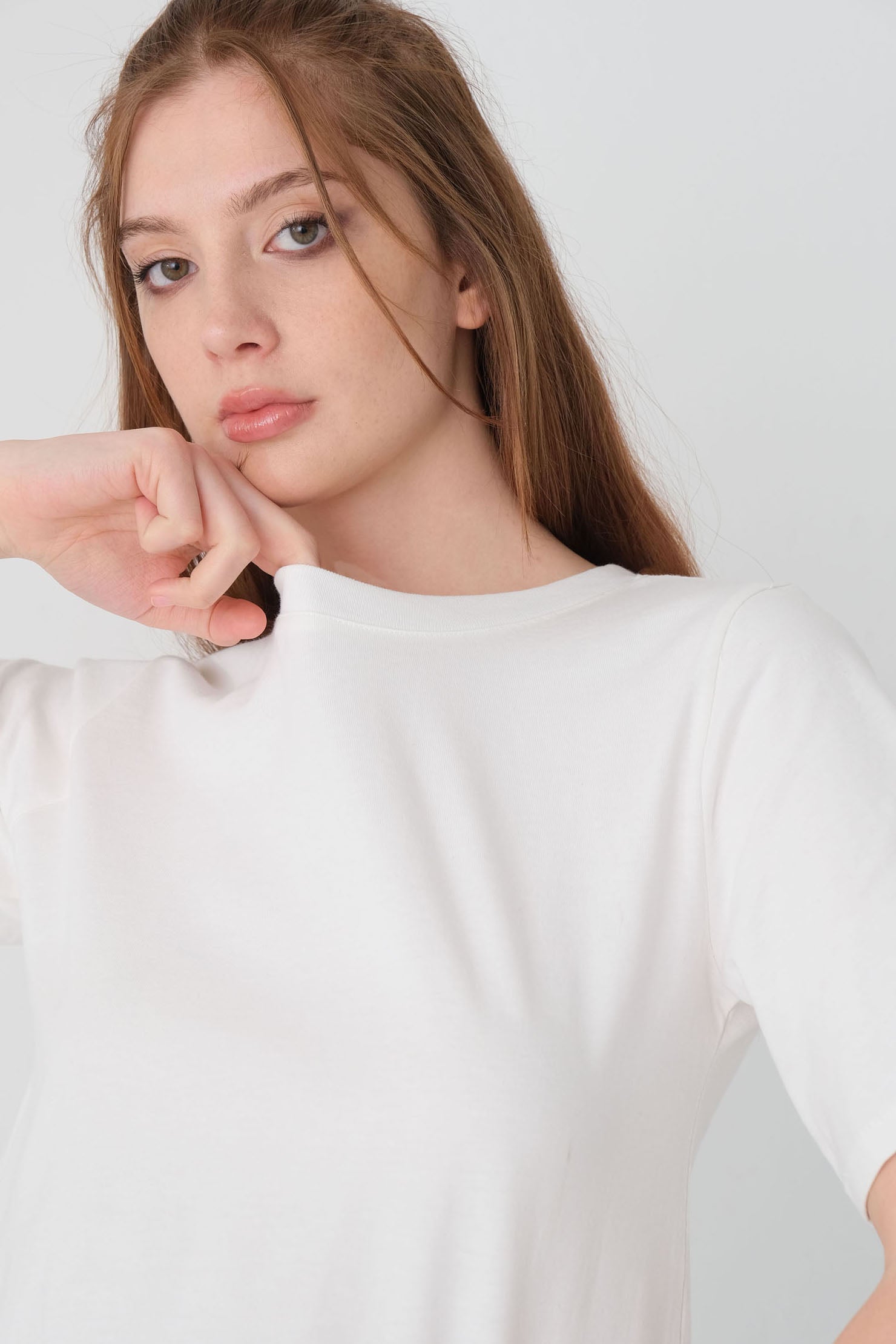 Ecru_Crew-Neck-Basic-T-shirt-addax