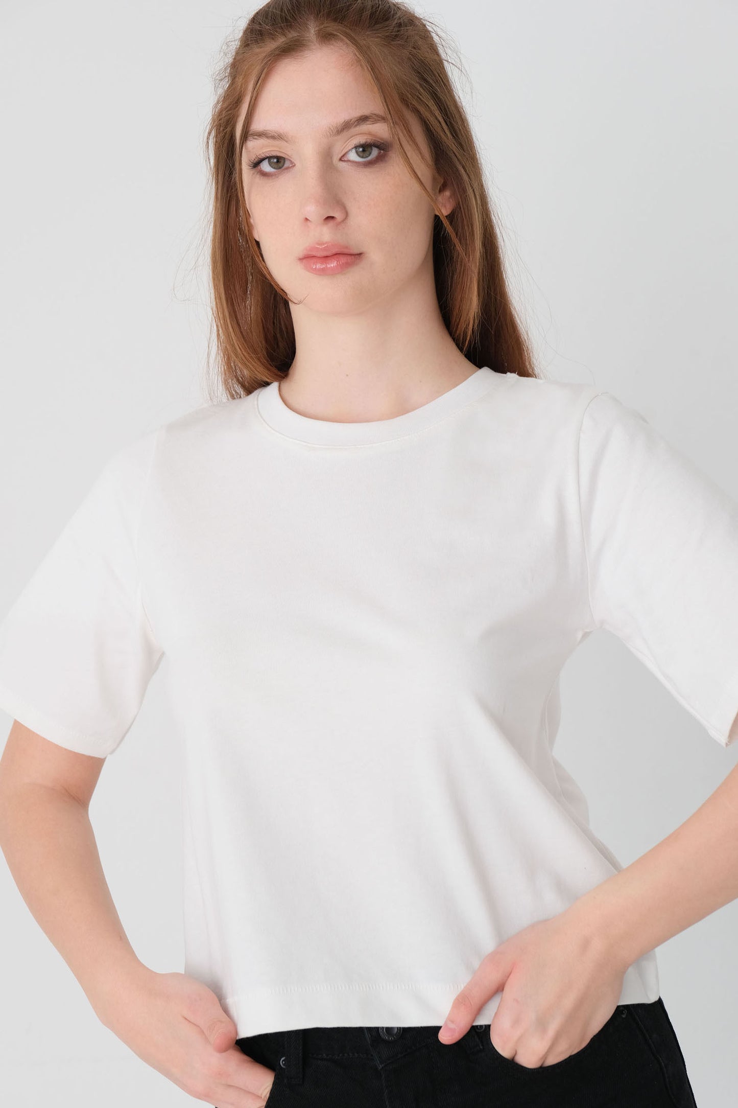 Ecru_Crew-Neck-Basic-T-shirt-addax