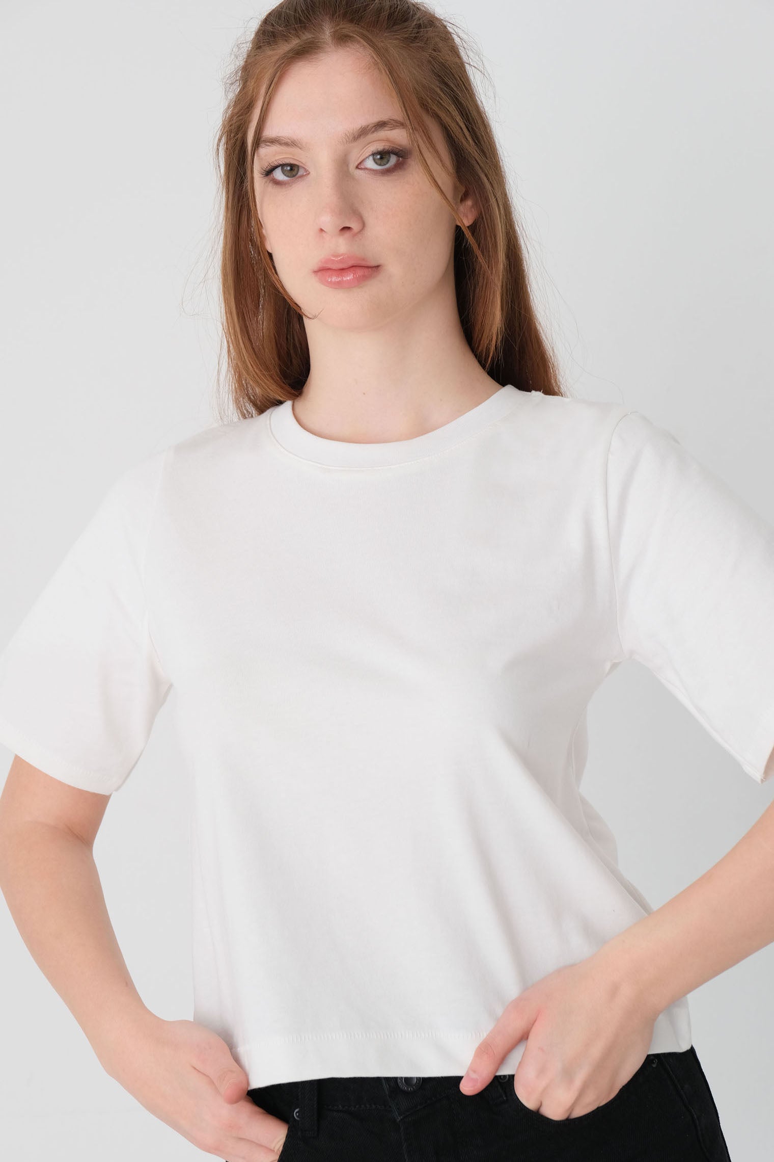 Ecru_Crew-Neck-Basic-T-shirt-addax