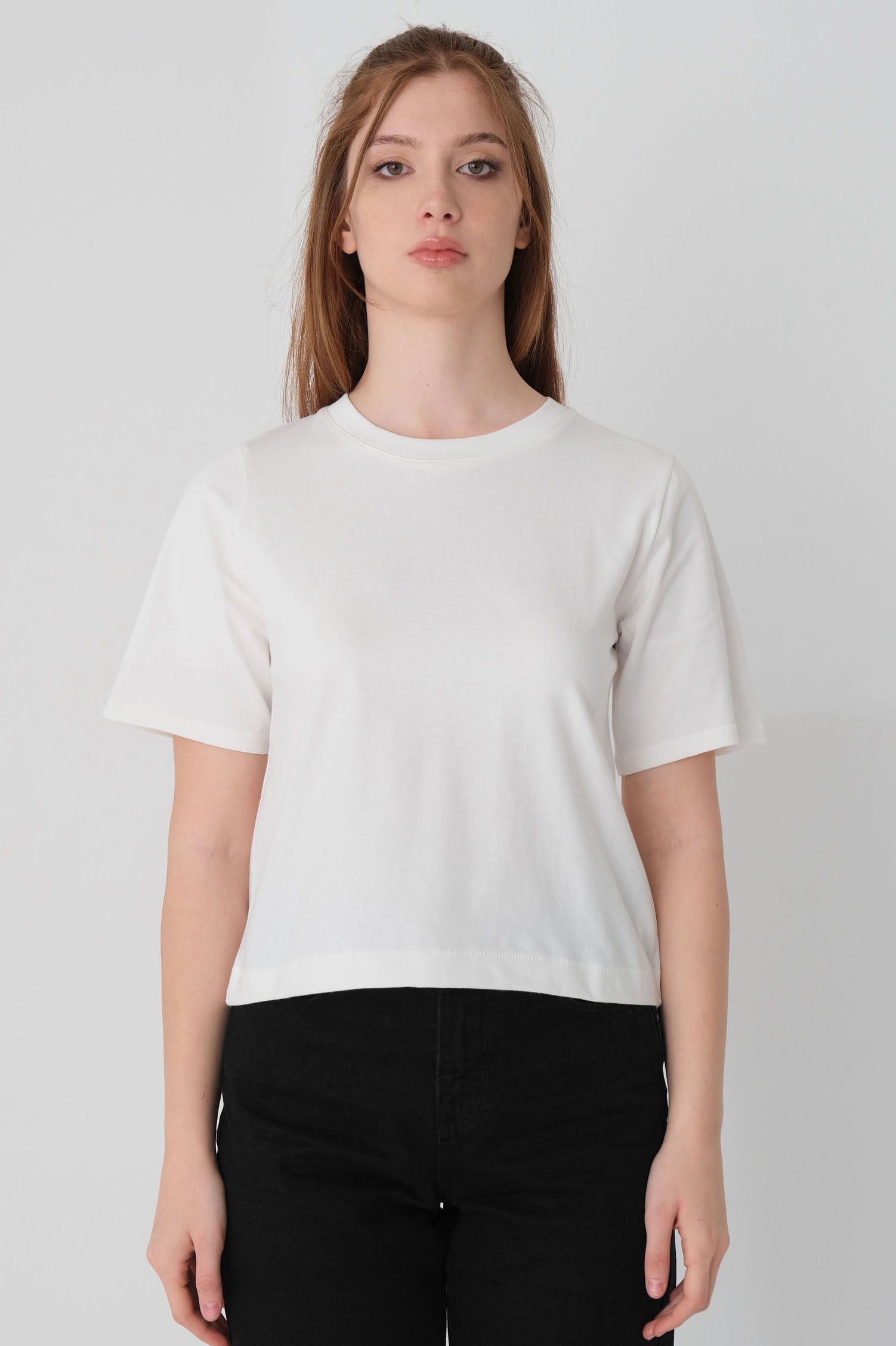 Ecru_Crew-Neck-Basic-T-shirt-addax