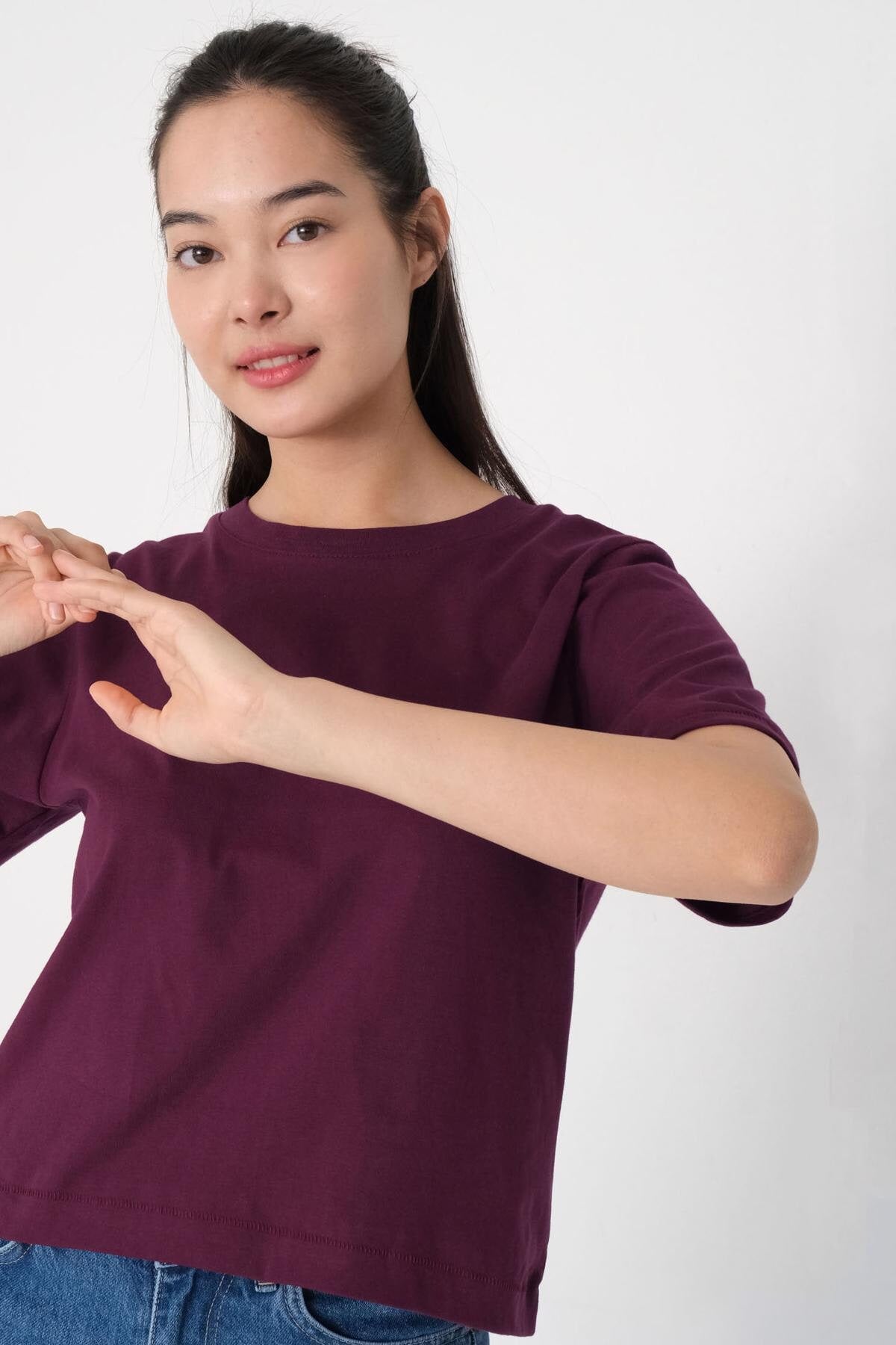 Cherry_Crew-Neck-Basic-T-shirt-addax