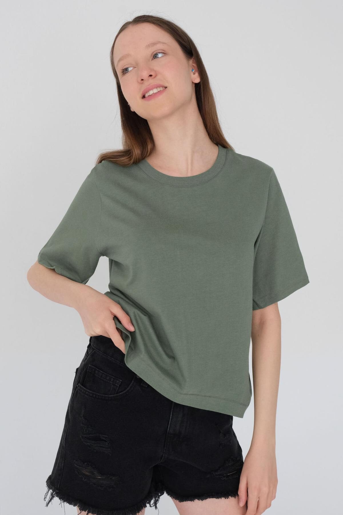 Oil-Green_Crew-Neck-Basic-T-shirt-addax