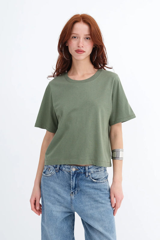 Oil-Green_Crew-Neck-Basic-T-shirt-addax