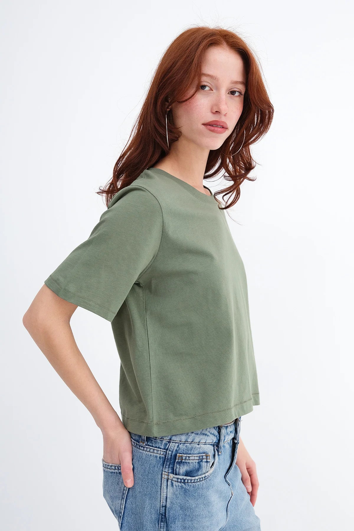 Oil-Green_Crew-Neck-Basic-T-shirt-addax