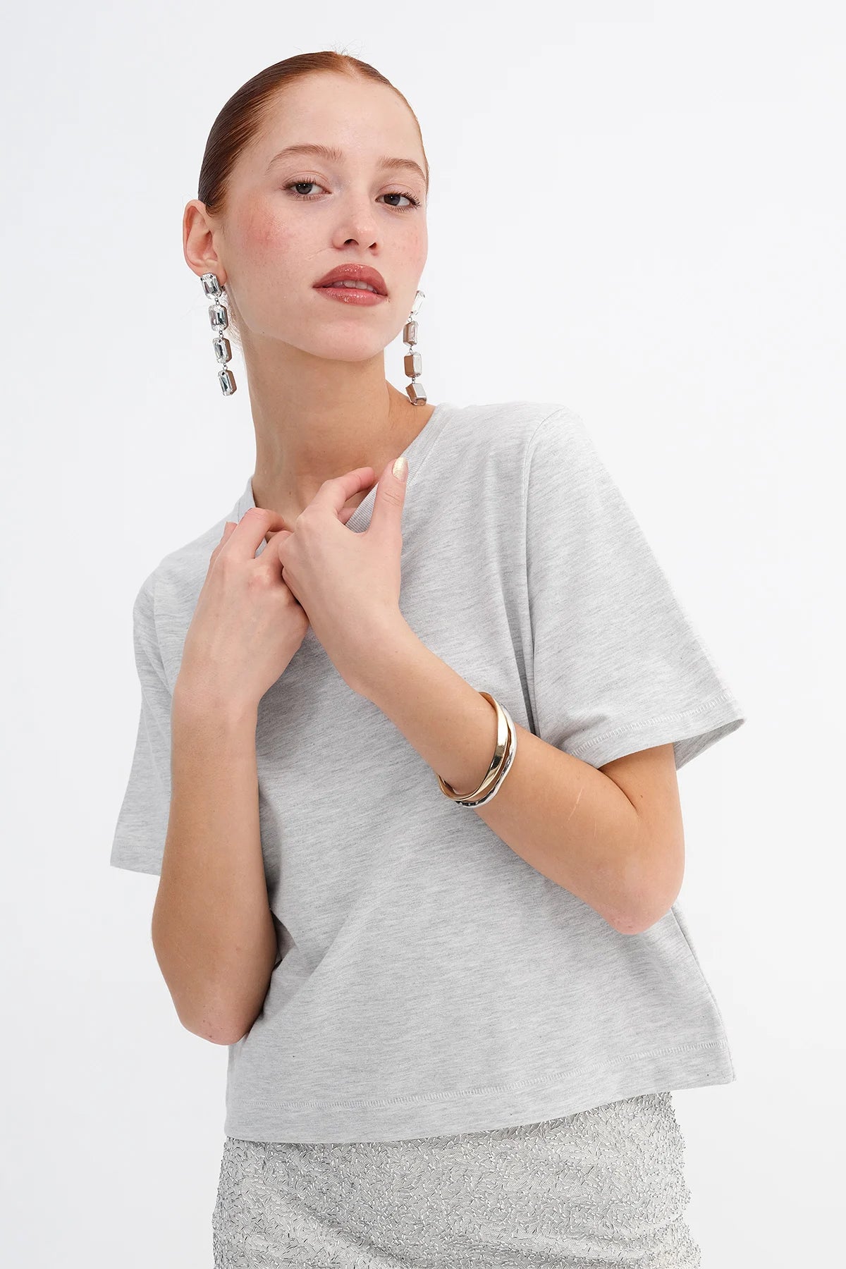 Snow-Melange_Crew-Neck-Basic-T-shirt-addax