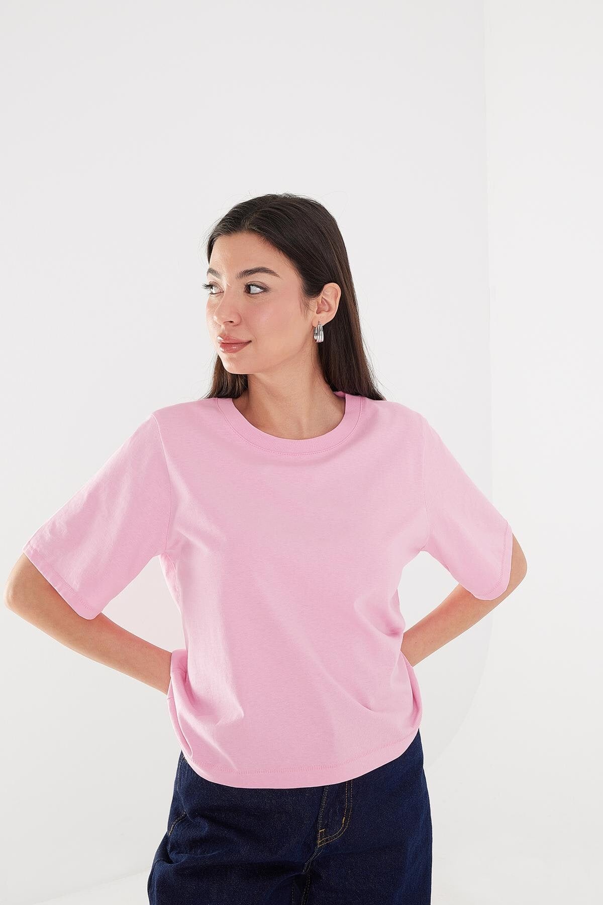 Begonia_Crew-Neck-Basic-T-shirt-addax