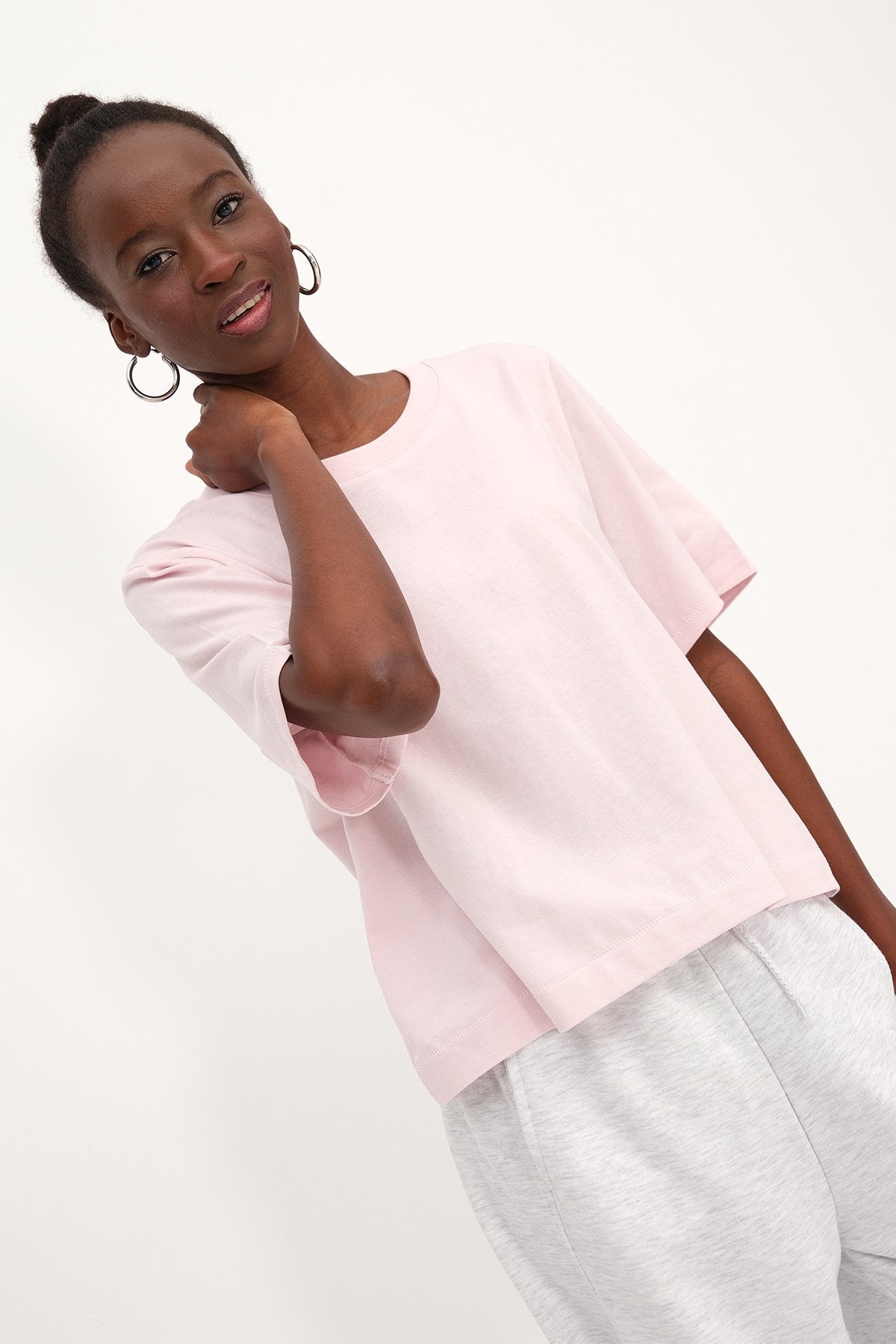 Lotus_Crew-Neck-Basic-T-shirt-addax