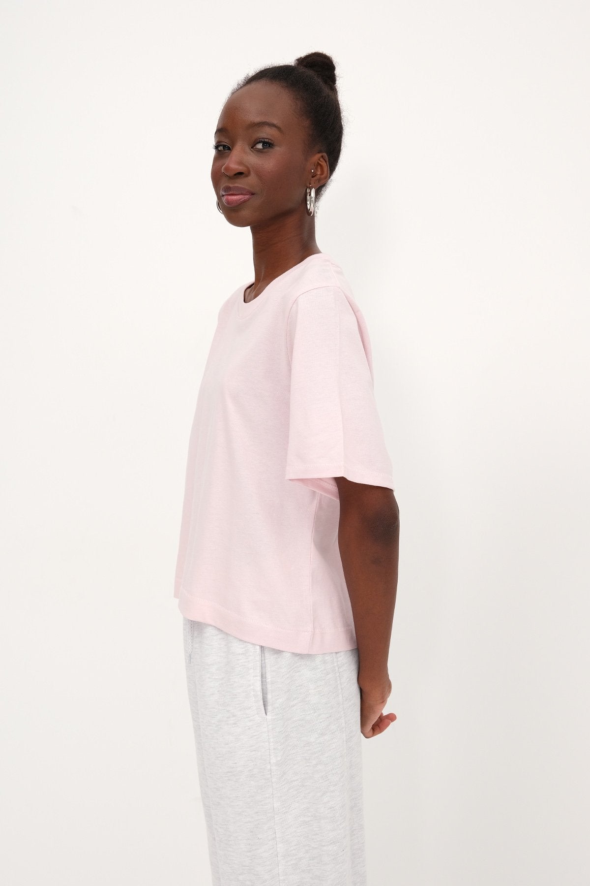 Lotus_Crew-Neck-Basic-T-shirt-addax