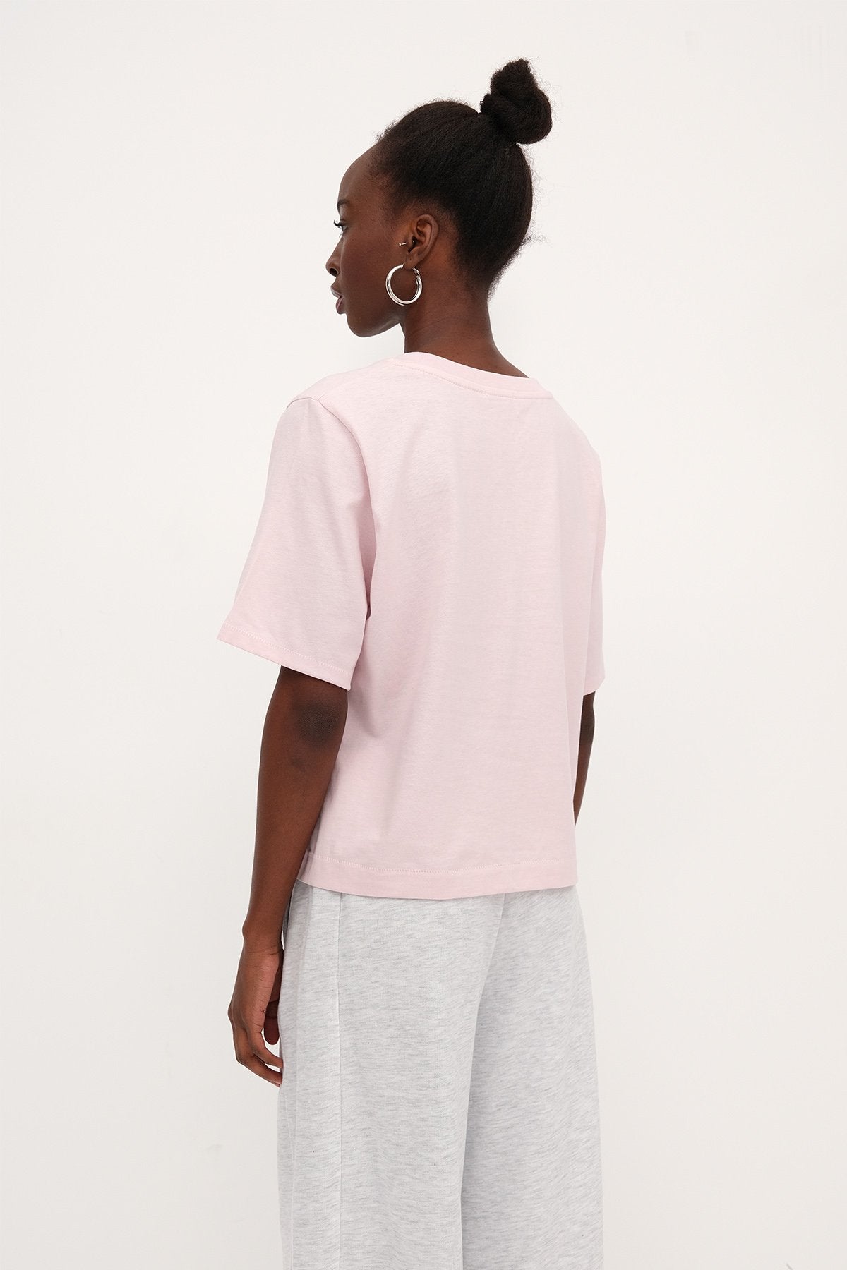 Lotus_Crew-Neck-Basic-T-shirt-addax