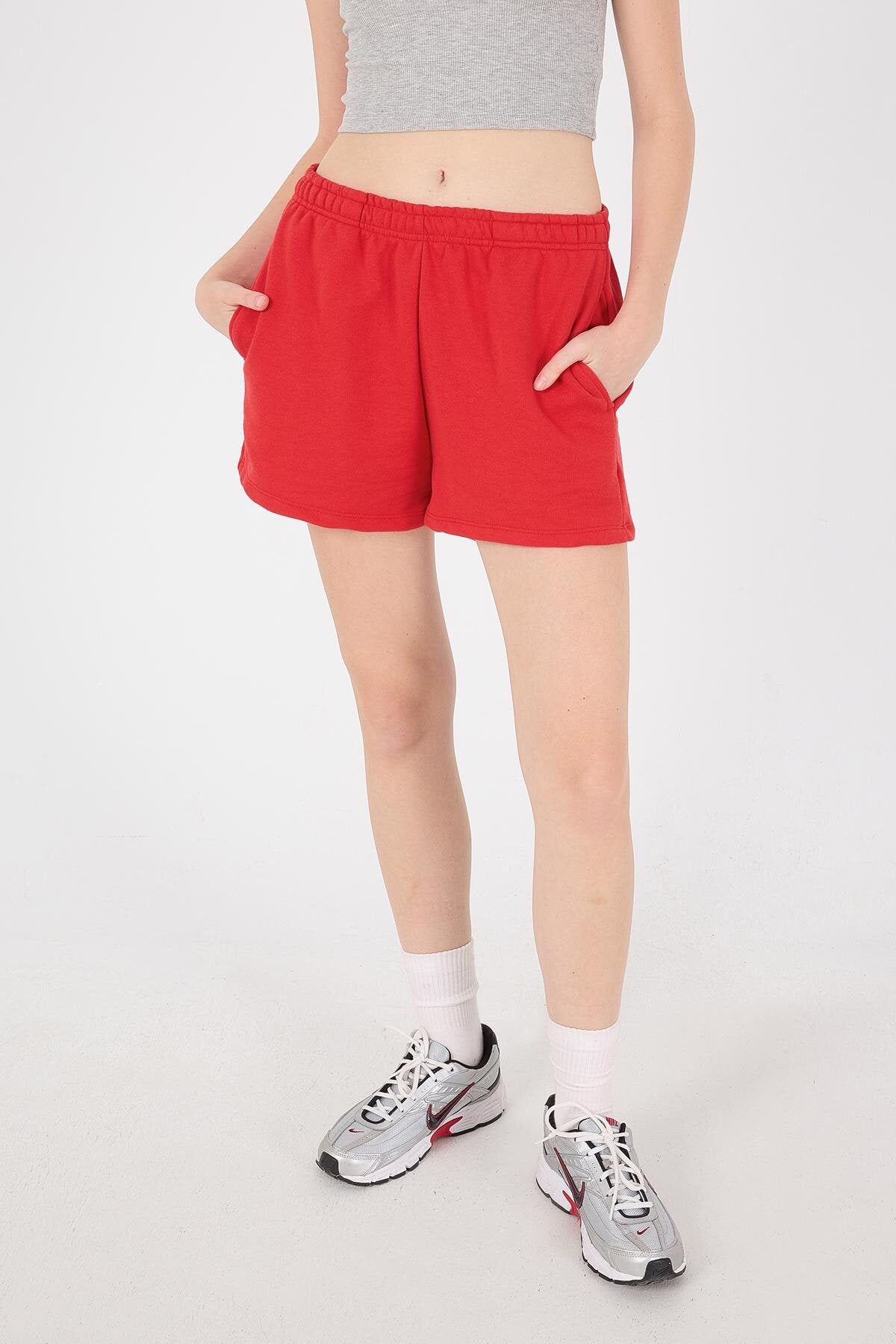 Red_Elastic-Waist-Shorts-With-Pocket-addax