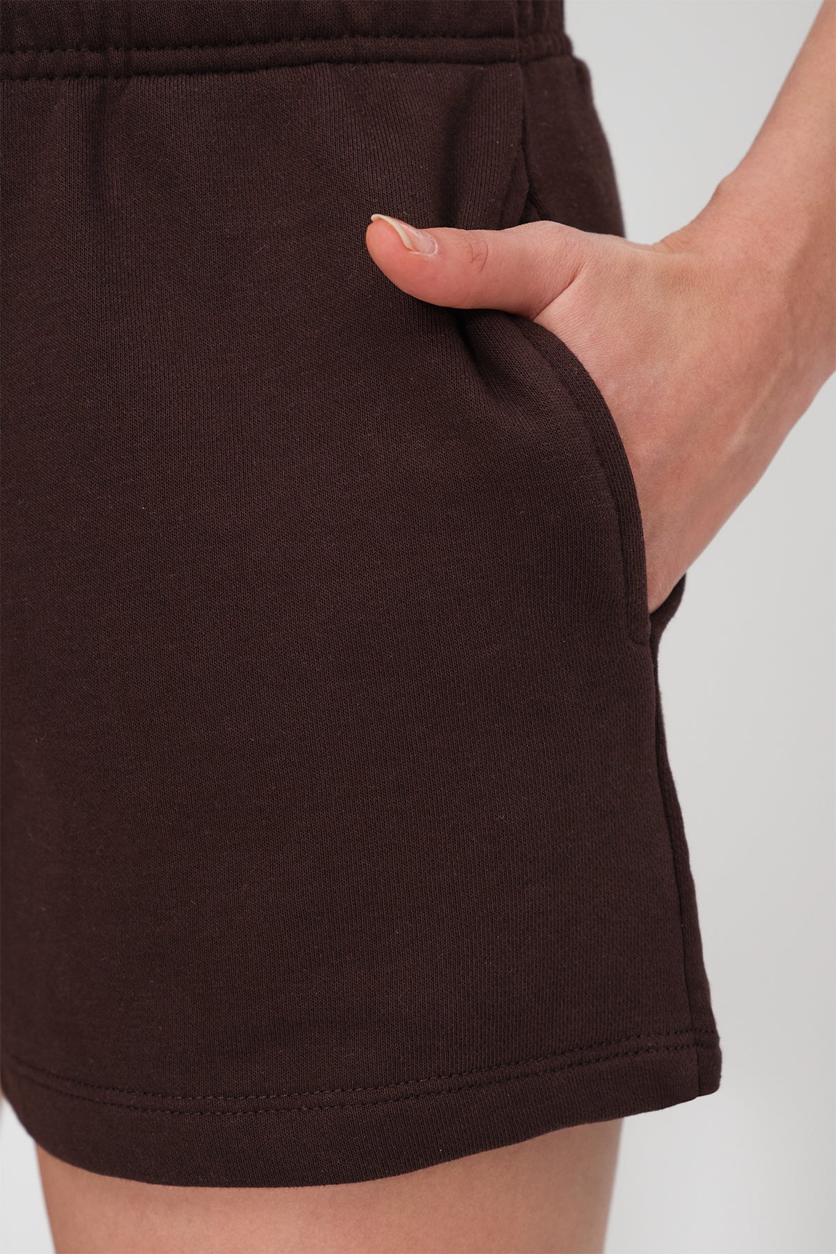 Bitter-Coffee_Elastic-Waist-Shorts-With-Pocket-addax