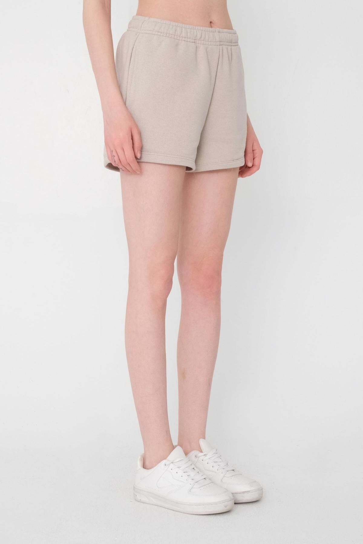 Annual_Elastic-Waist-Shorts-With-Pocket-addax