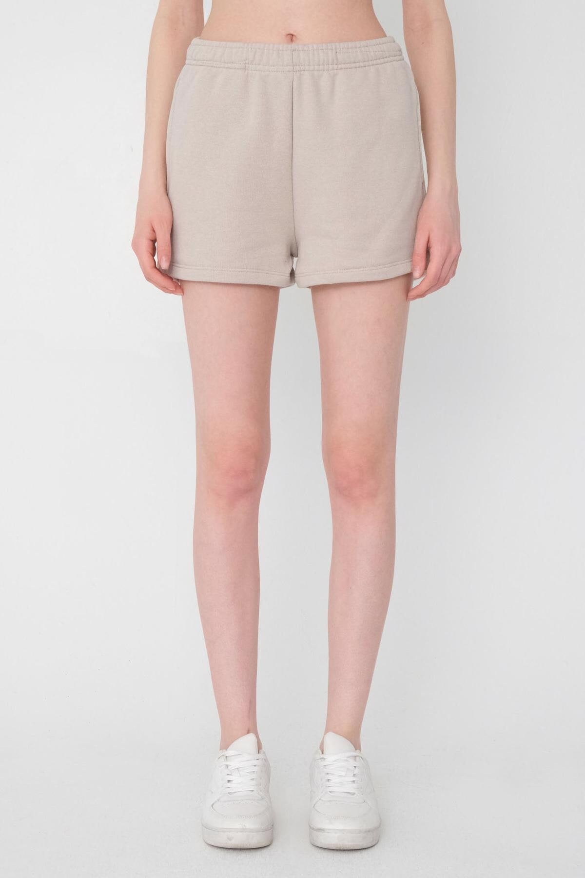 Annual_Elastic-Waist-Shorts-With-Pocket-addax