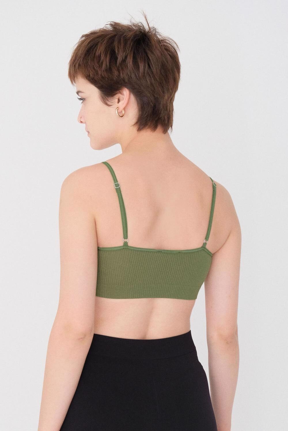 Olivie-Green_Padded-Seamless-Top-addax