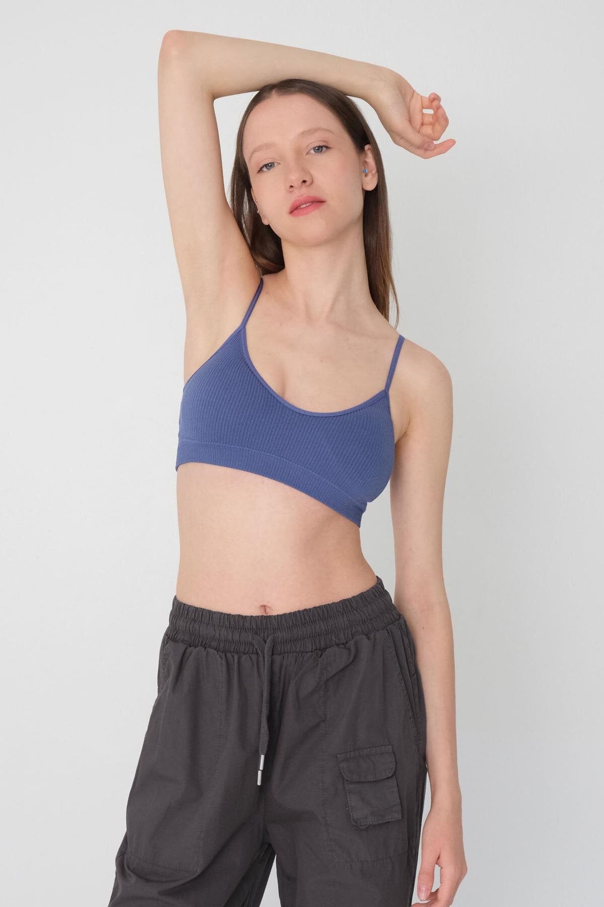 Marlin_Padded-Seamless-Top-addax