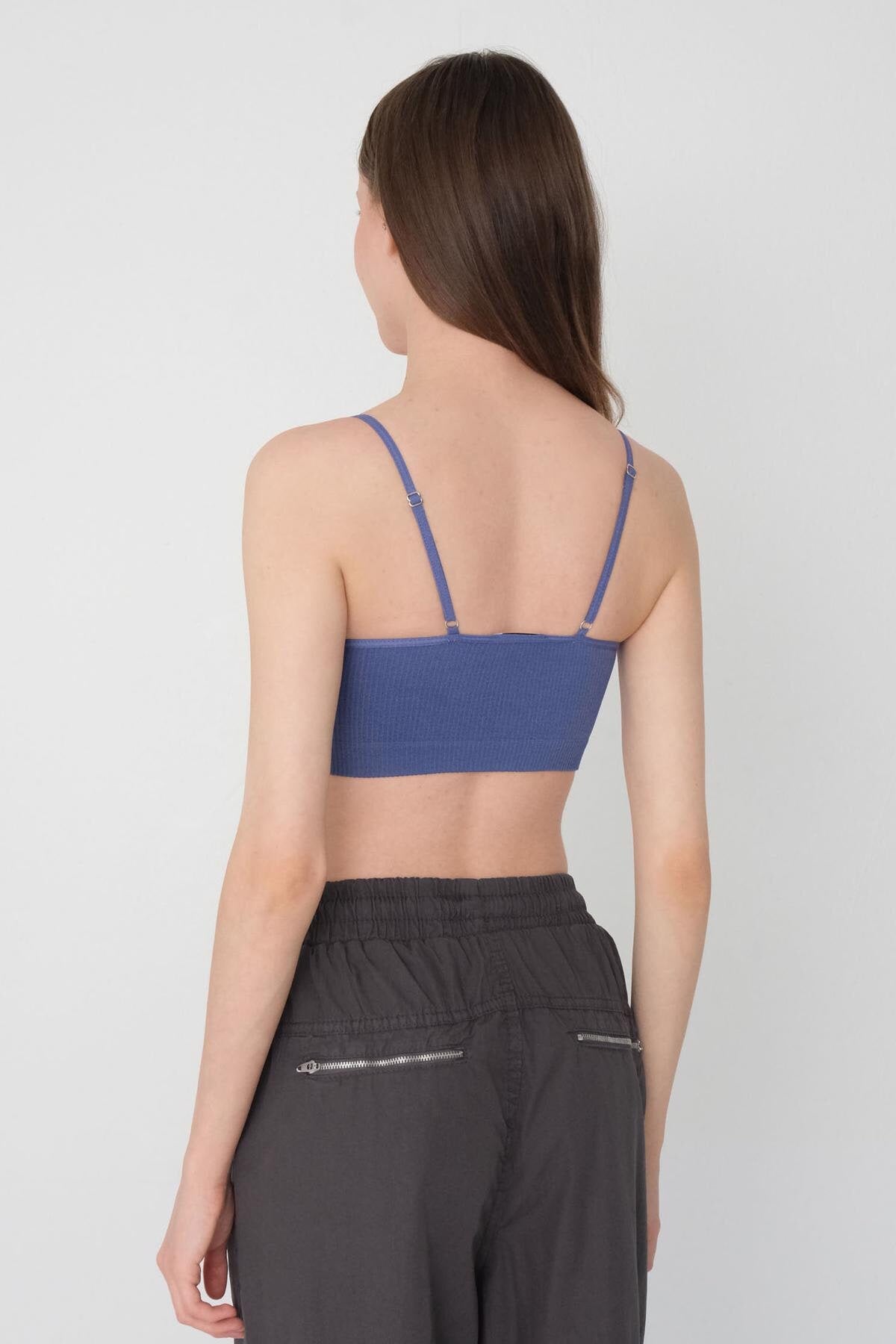 Marlin_Padded-Seamless-Top-addax