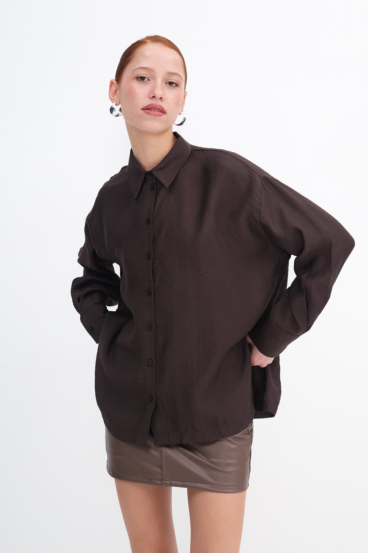 Bitter-Coffee_Oversızed-Slıp-Detaıled-Shırt-addax