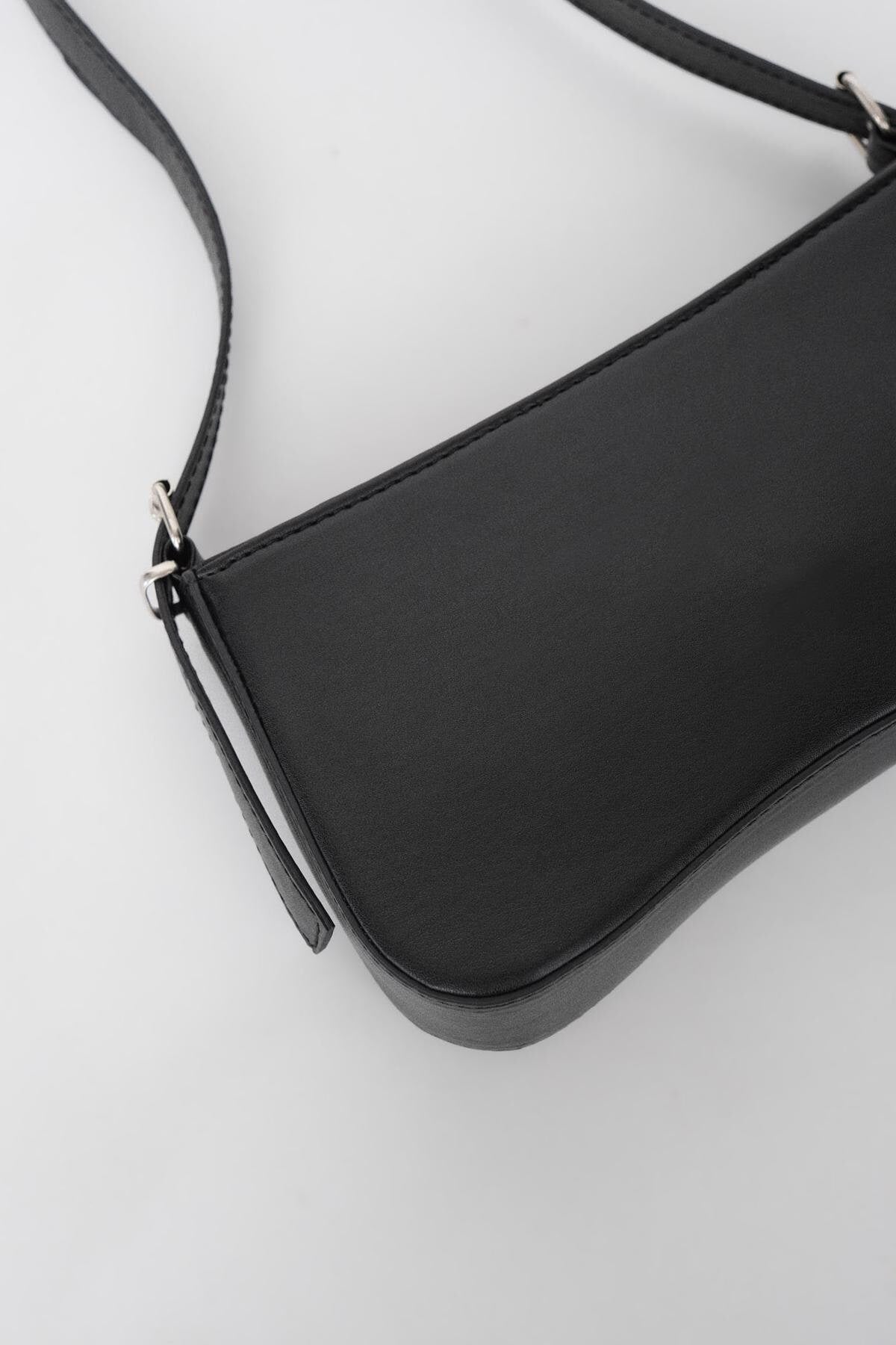 Black_Shoulder-Bag-addax