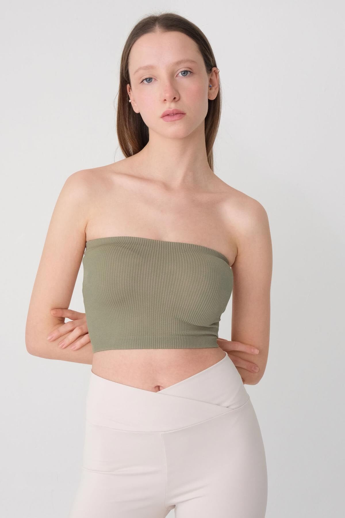 Khaki_Seamless-Bustier-addax