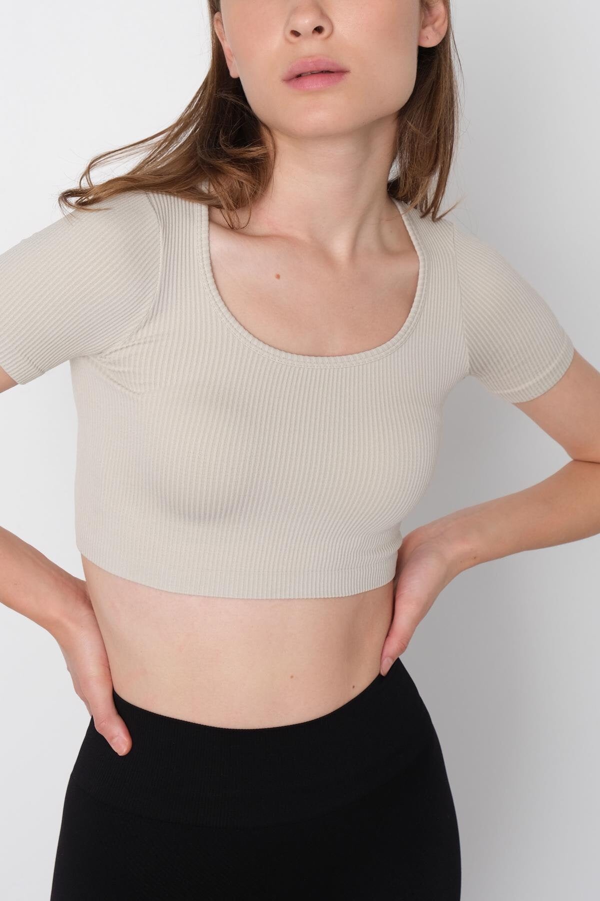 Stone_Seamless-Blouse-addax