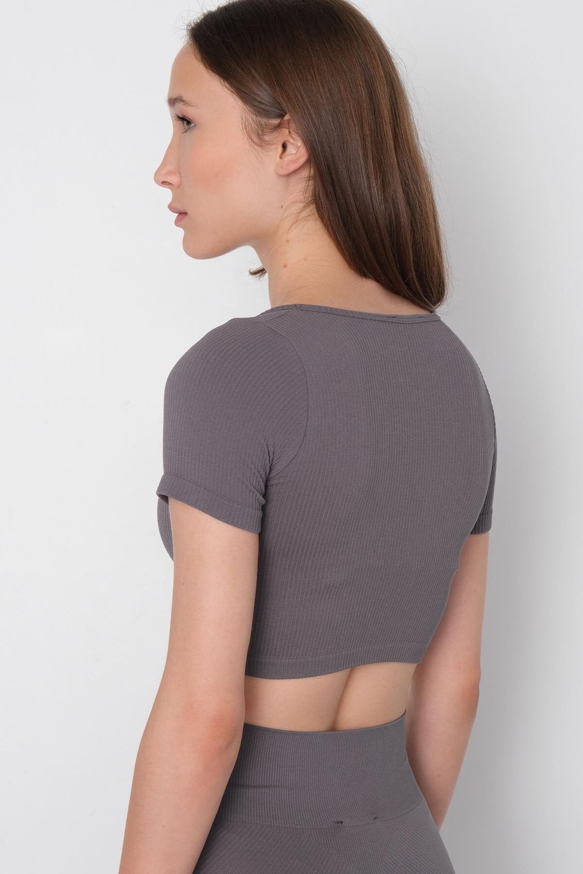 Charcoal_Seamless-Blouse-addax