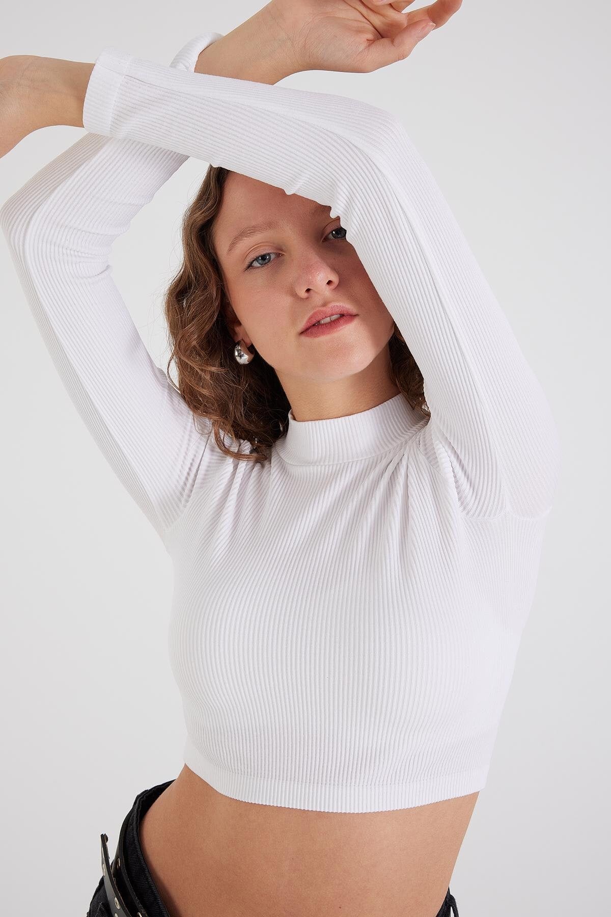 White_Long-Sleeve-Seamless-Crop-Top-addax