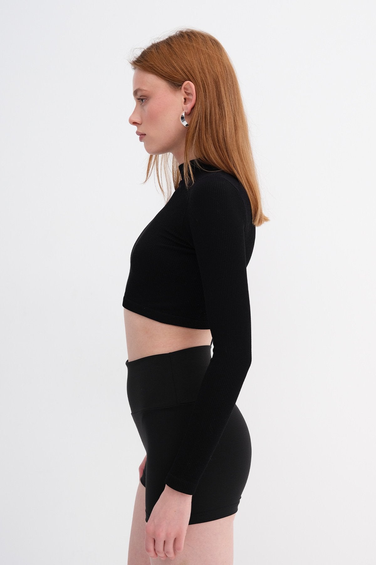Black_Long-Sleeve-Seamless-Crop-Top-addax