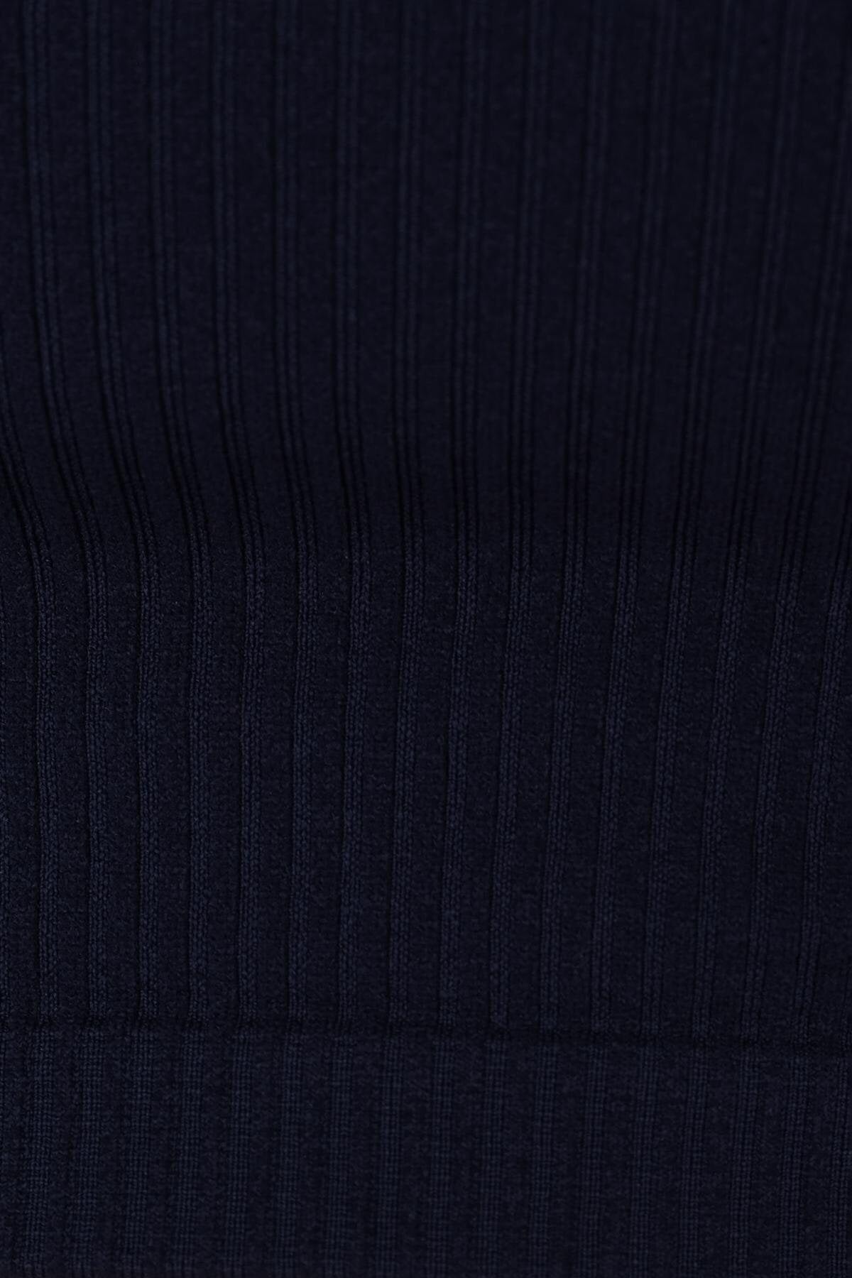 Night-Blue_Long-Sleeve-Seamless-Crop-Top-addax