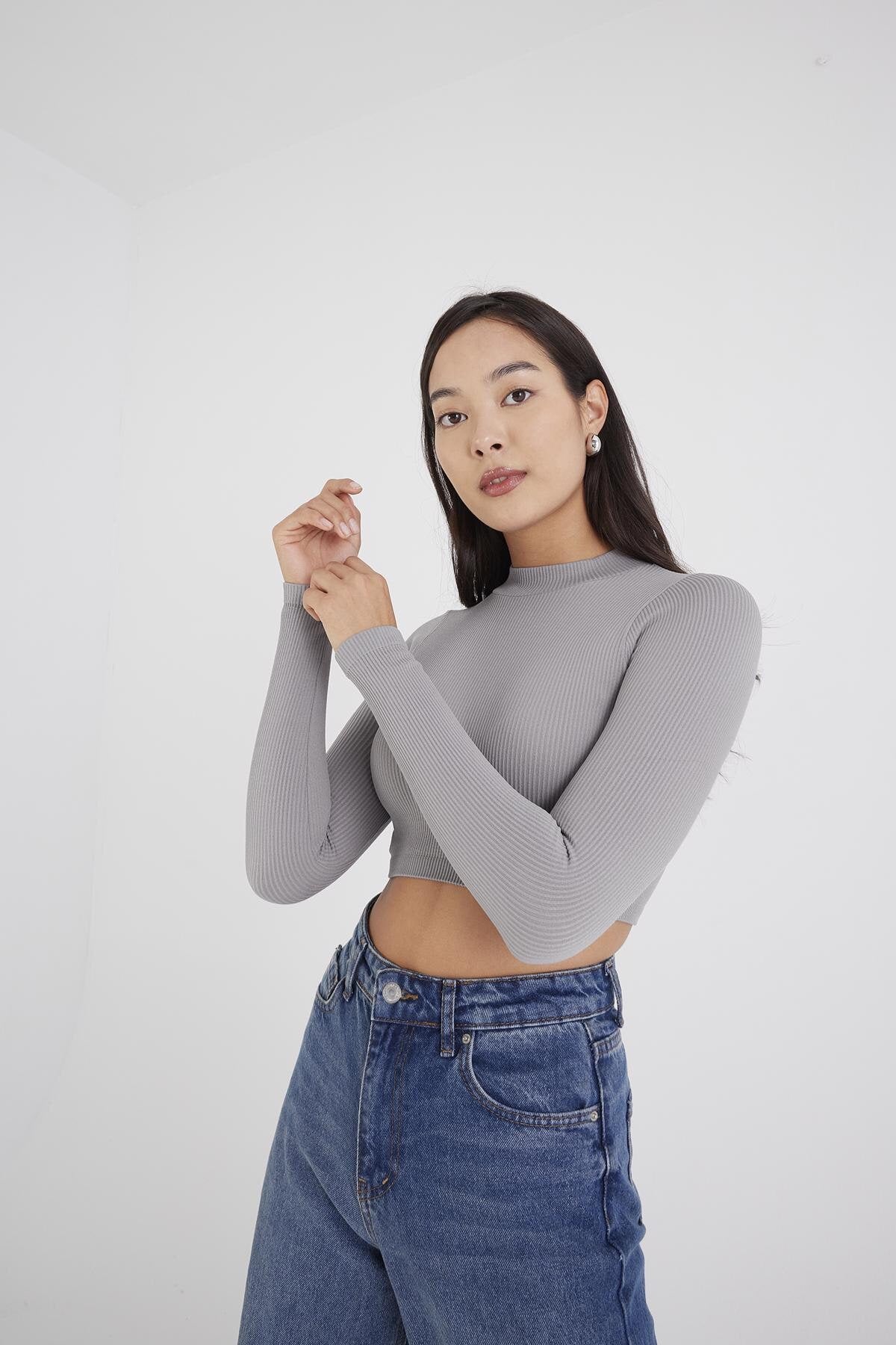Dark-Grey_Long-Sleeve-Seamless-Crop-Top-addax