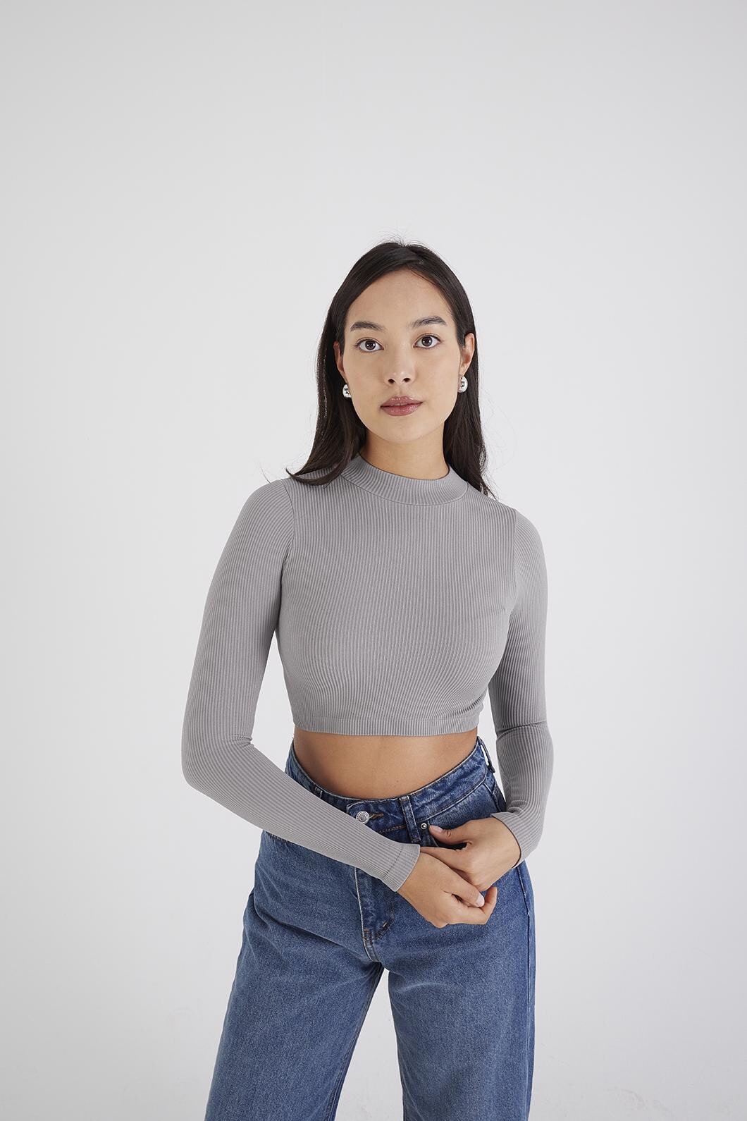 Dark-Grey_Long-Sleeve-Seamless-Crop-Top-addax