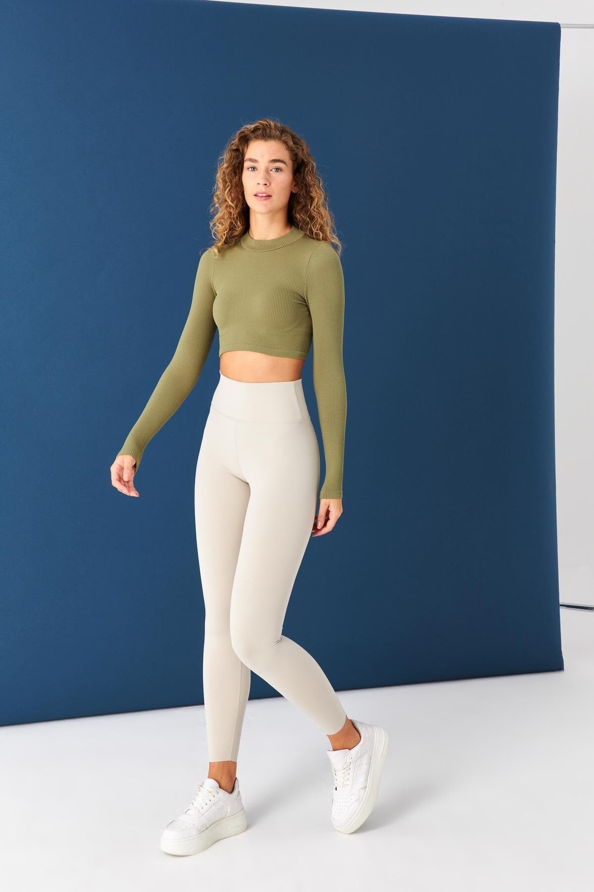 Olivie-Green_Long-Sleeve-Seamless-Crop-Top-addax