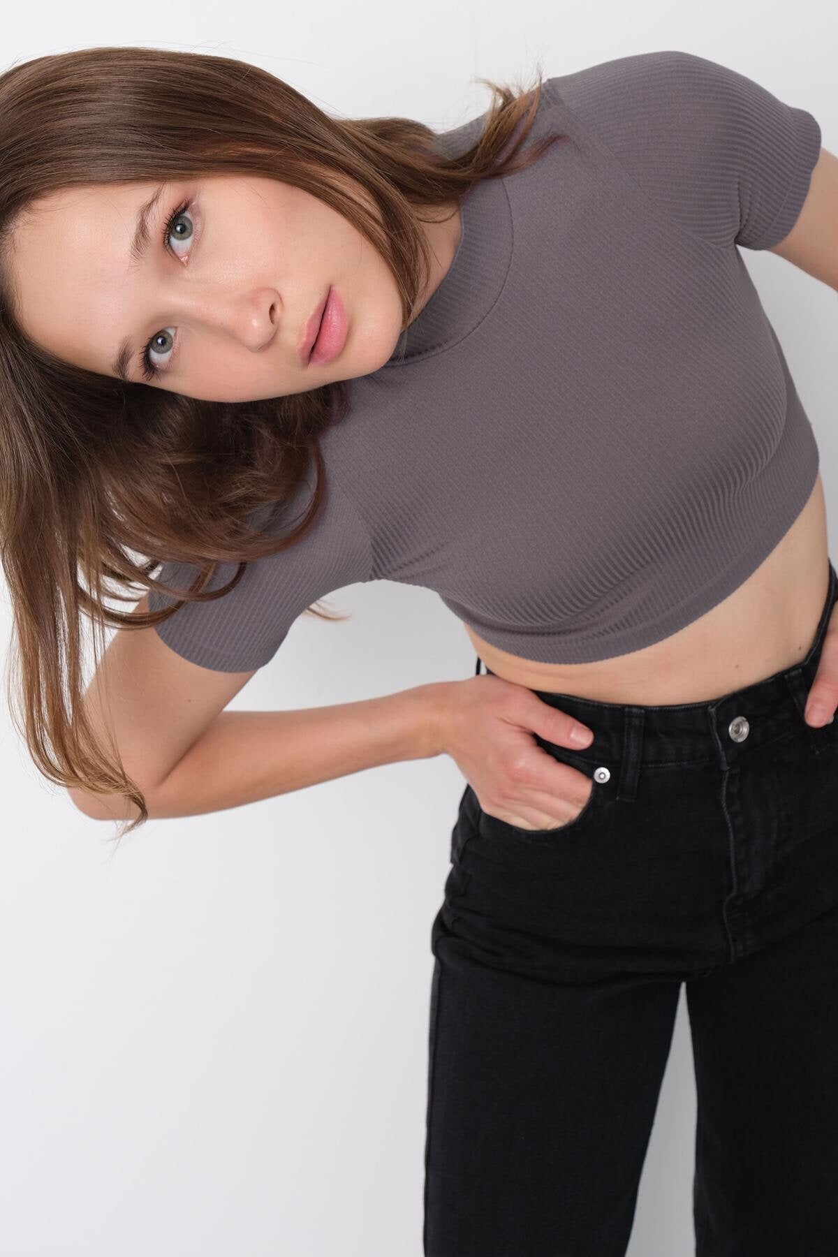 Charcoal_Seamless-T-Shirt-addax