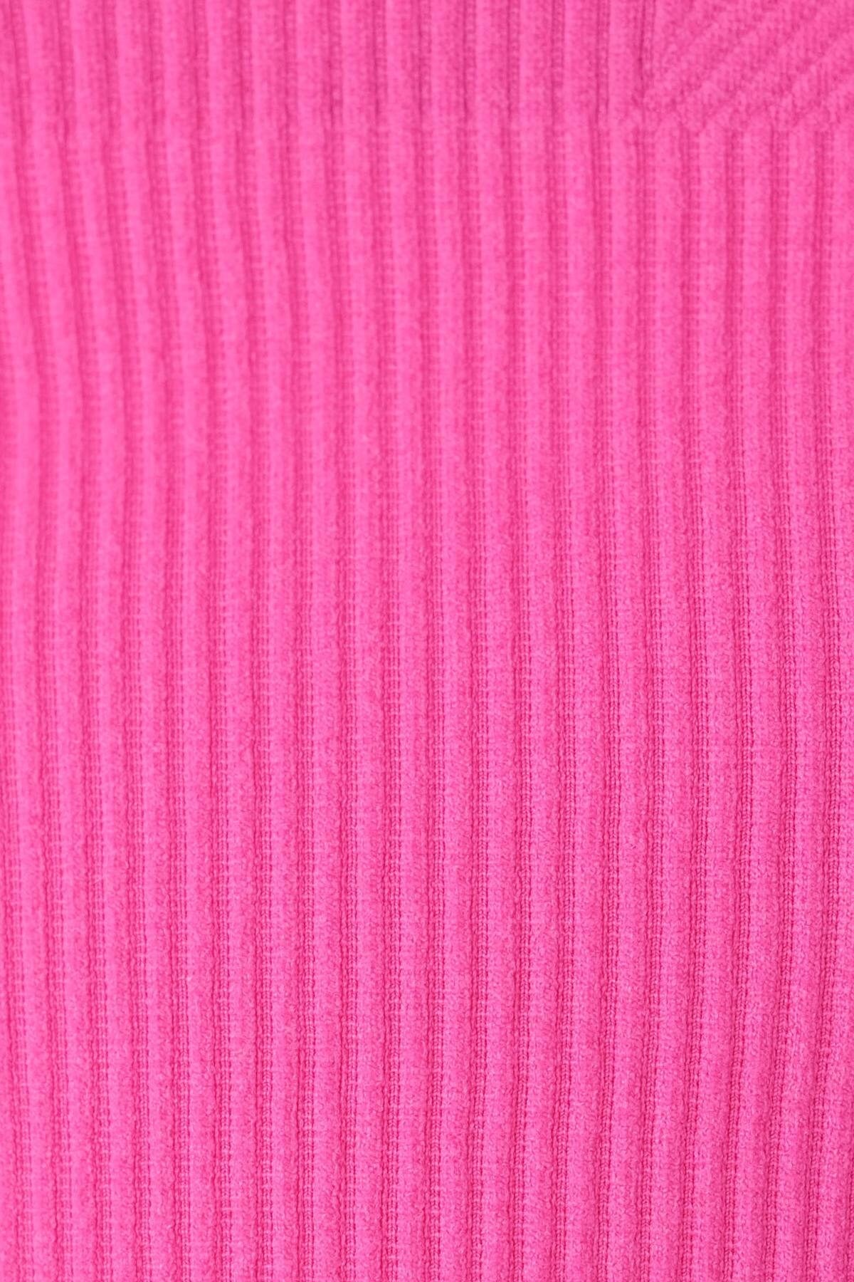 Fuchsia_V-Neck-Seamless-Crop-Top-addax