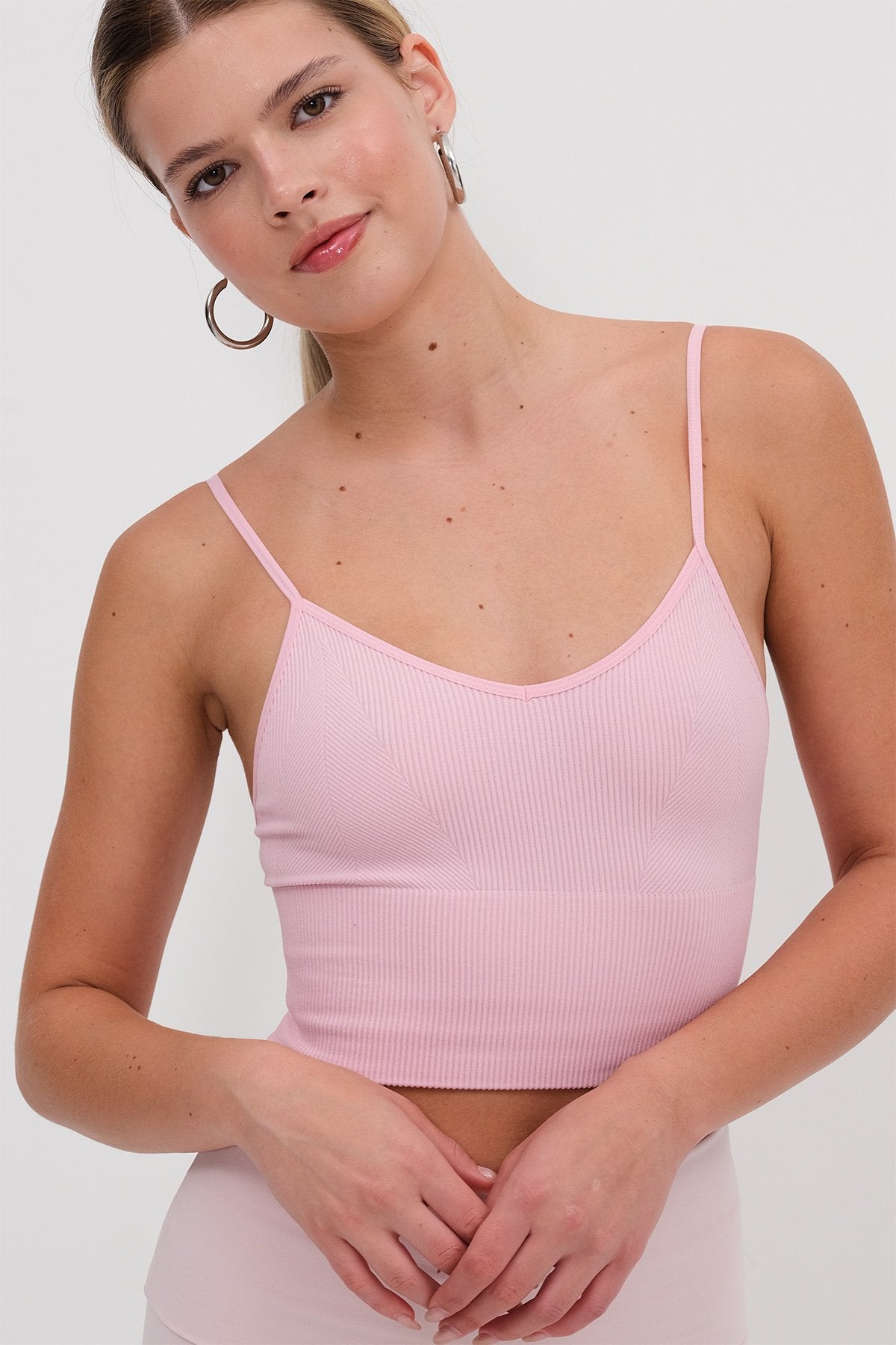 Begonia_V-Neck-Seamless-Crop-Top-addax