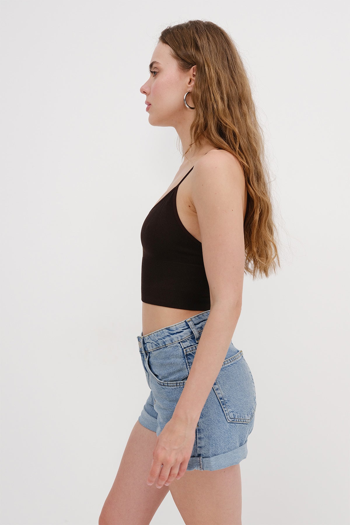 Bitter-Coffee_V-Neck-Seamless-Crop-Top-addax