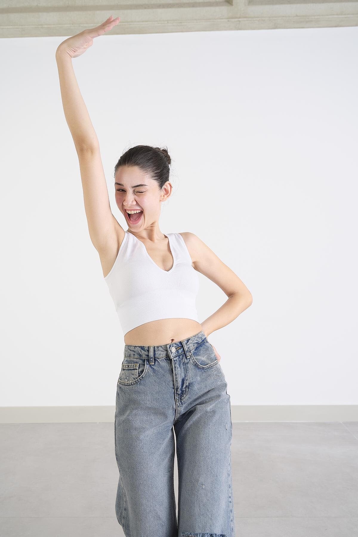 White_V-Neck-Thick-Strapped-Seamless-Crop-addax