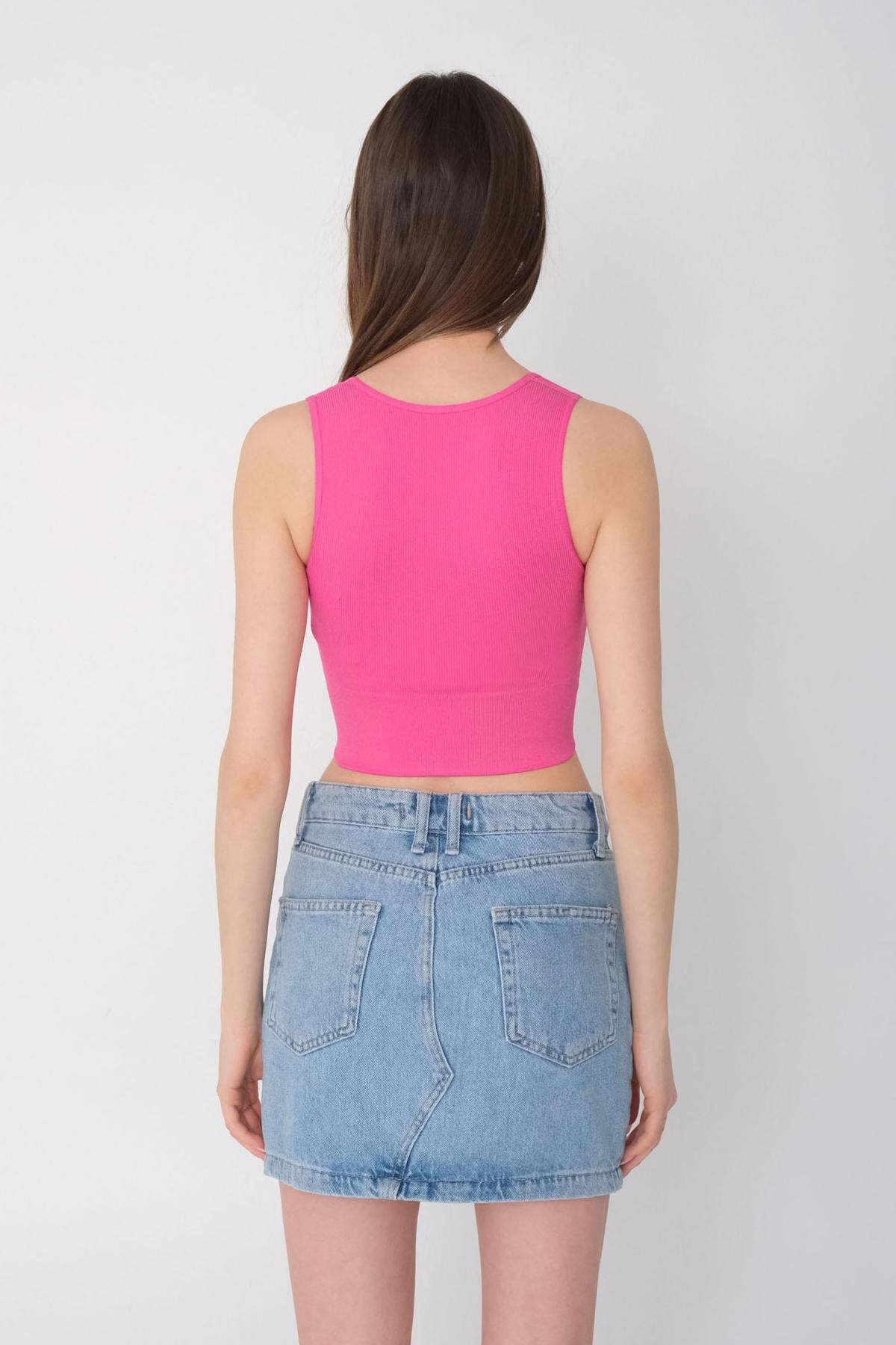 Fuchsia_V-Neck-Thick-Strapped-Seamless-Crop-addax