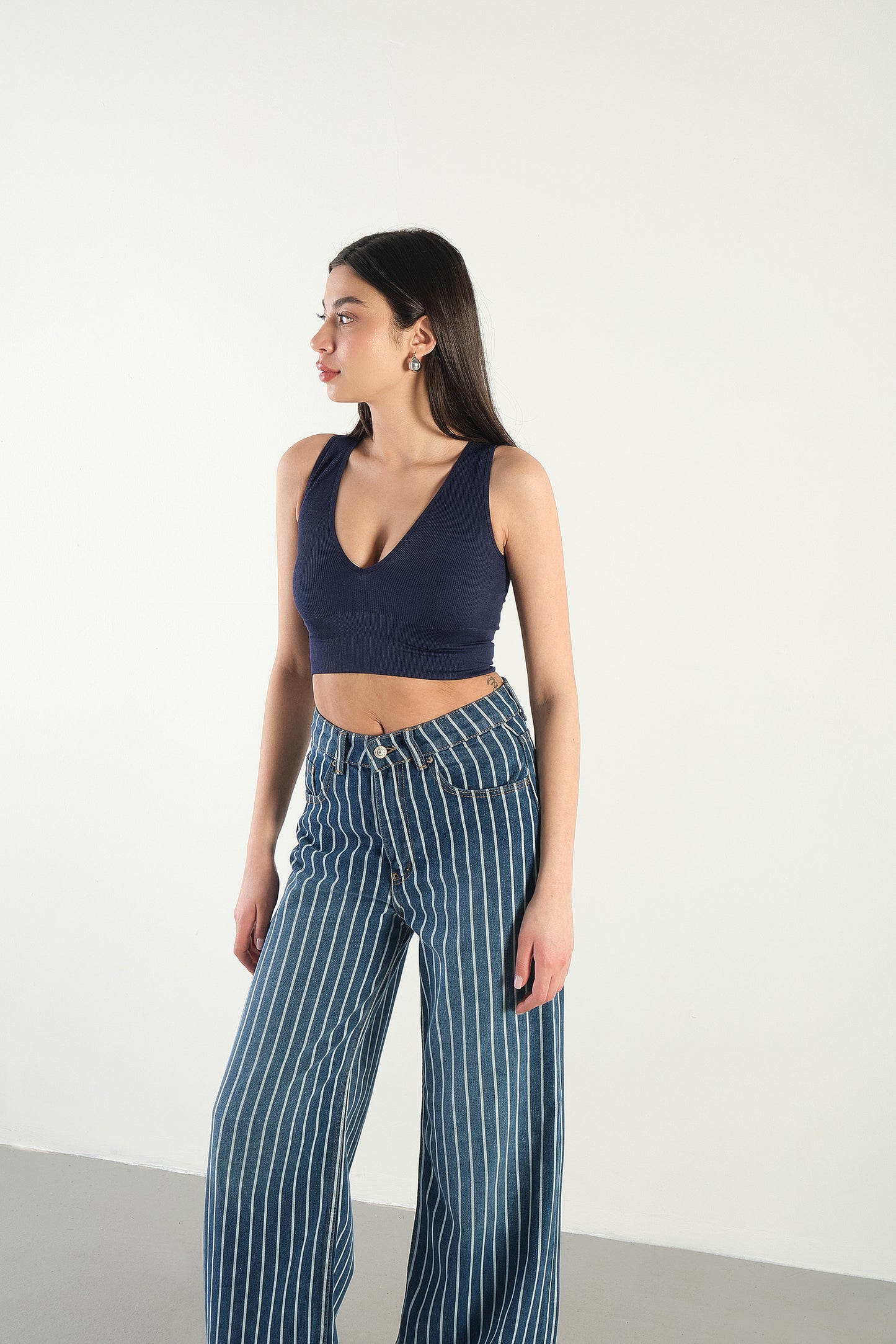 Night-Blue_V-Neck-Thick-Strapped-Seamless-Crop-addax