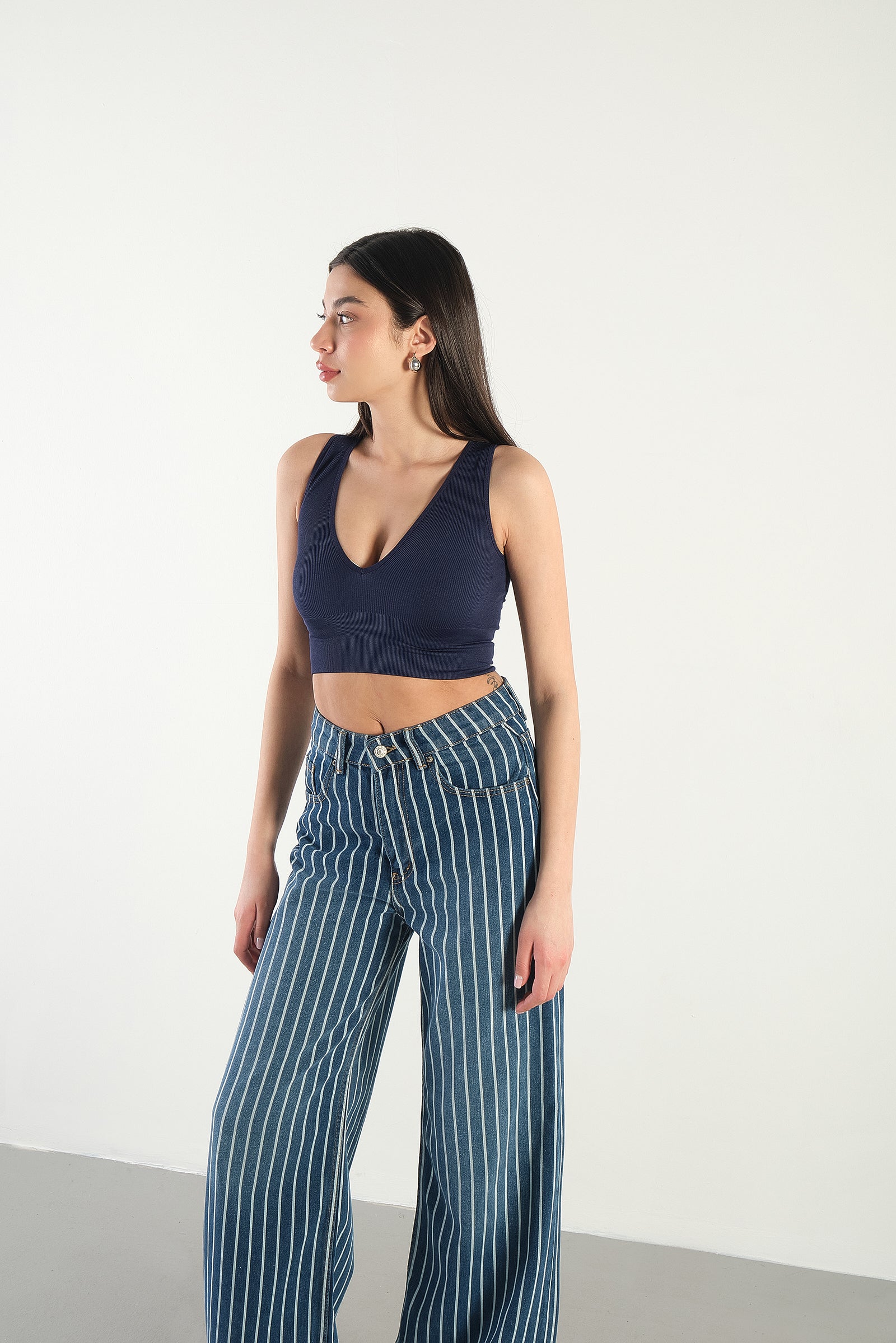 Night-Blue_V-Neck-Thick-Strapped-Seamless-Crop-addax
