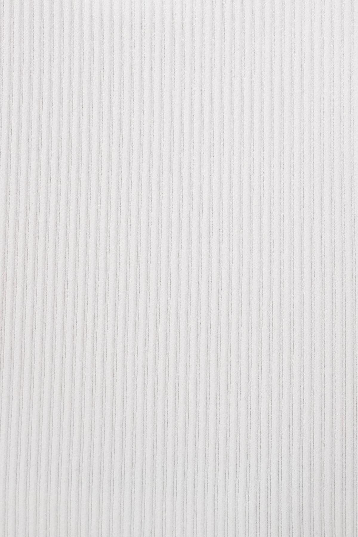 Ecru_V-Neck-Thick-Strapped-Seamless-Crop-addax