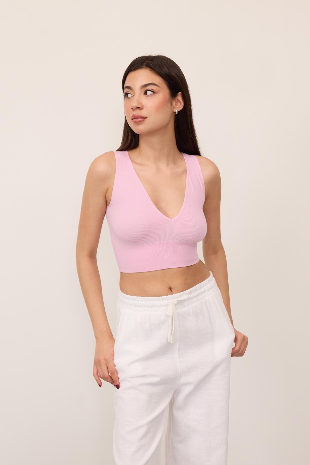 Begonia_V-Neck-Thick-Strapped-Seamless-Crop-addax