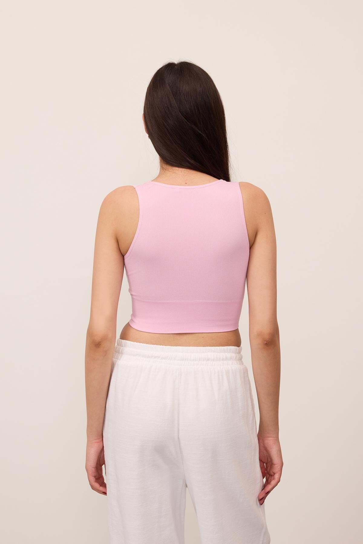 Begonia_V-Neck-Thick-Strapped-Seamless-Crop-addax