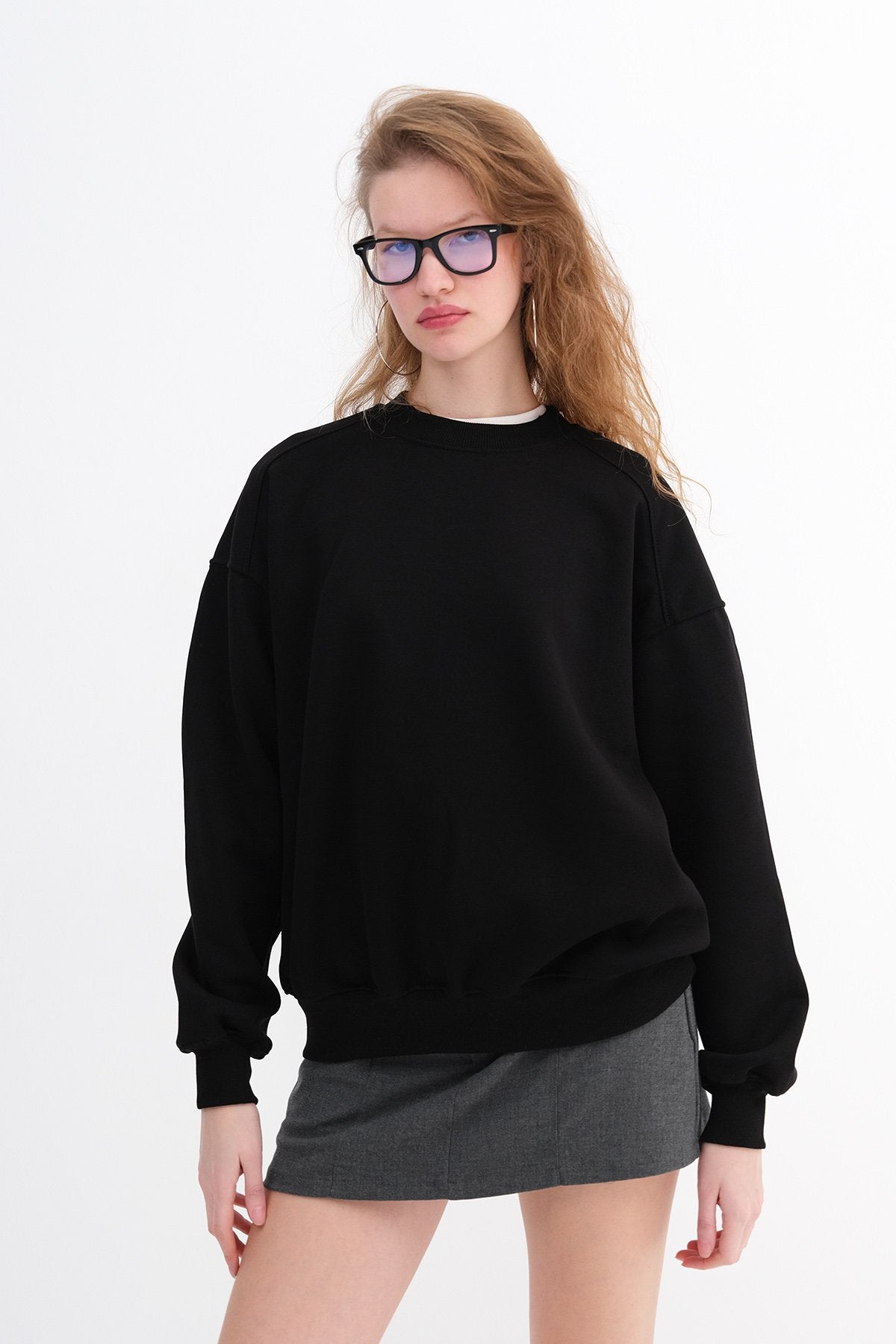Round Neck Basic Sweatshirt
