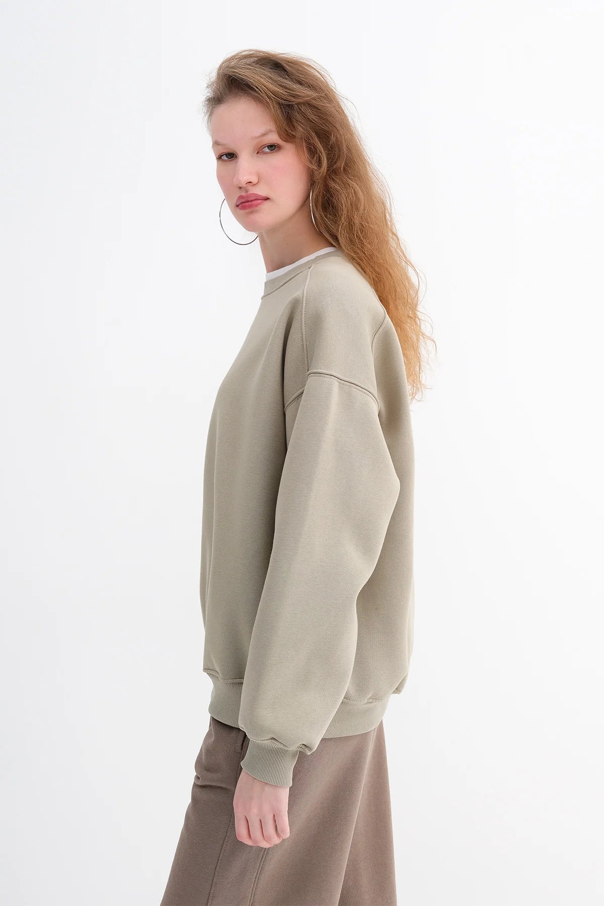 Khaki_Round-Neck-Basic-Sweatshirt-addax