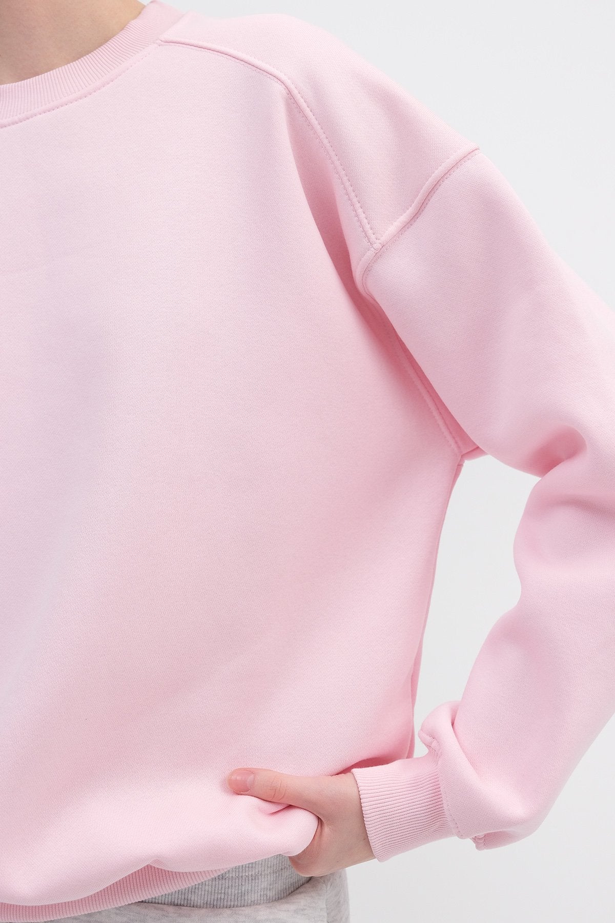 Pink_Round-Neck-Basic-Sweatshirt-addax
