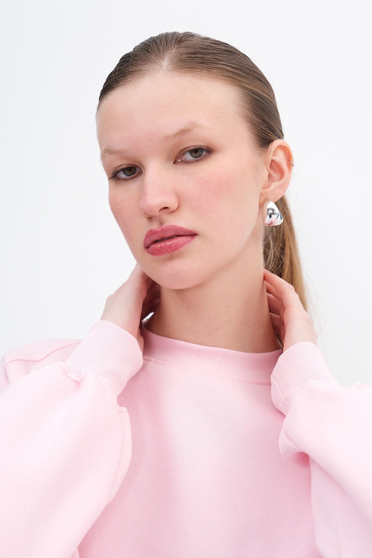 Pink_Round-Neck-Basic-Sweatshirt-addax