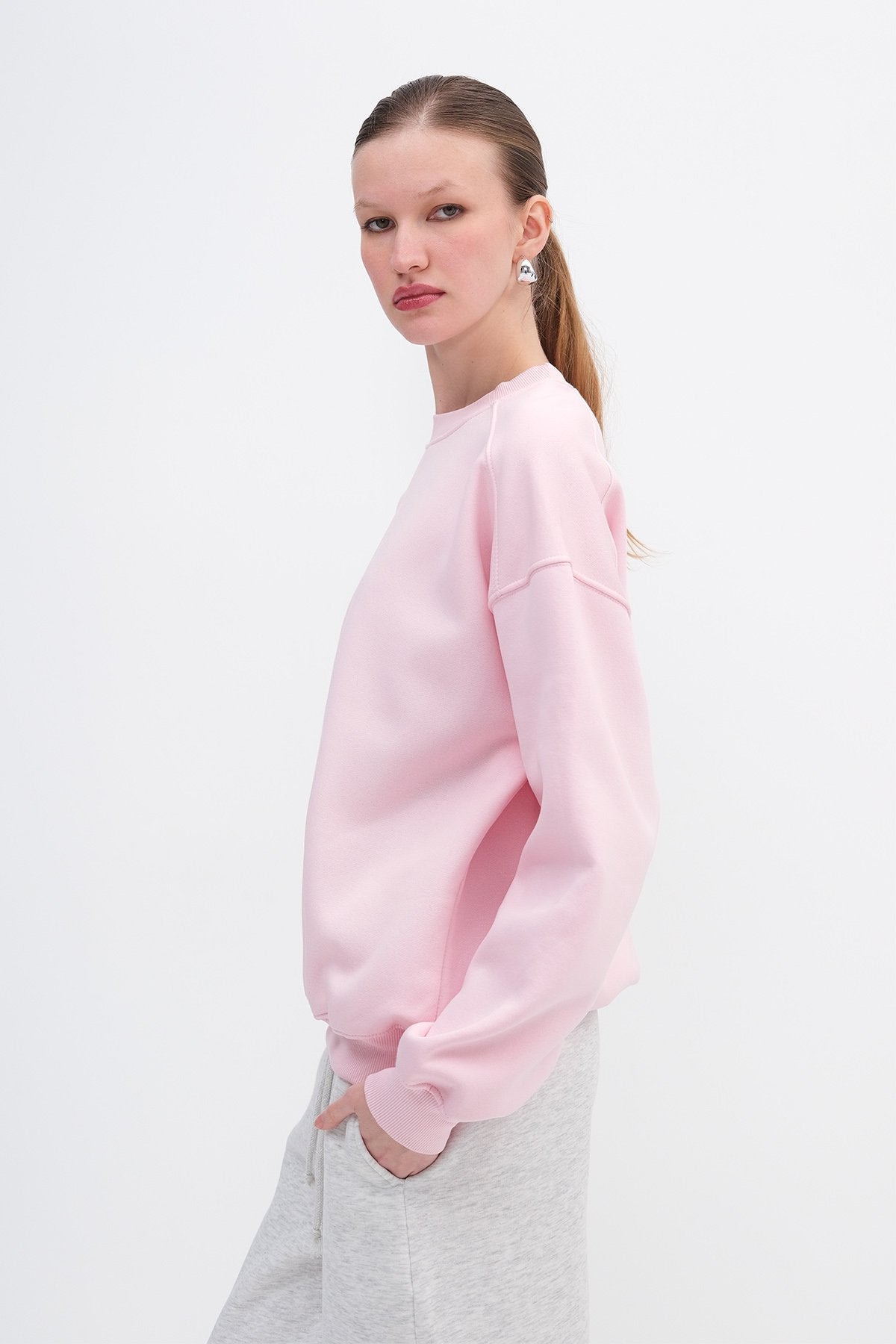 Pink_Round-Neck-Basic-Sweatshirt-addax