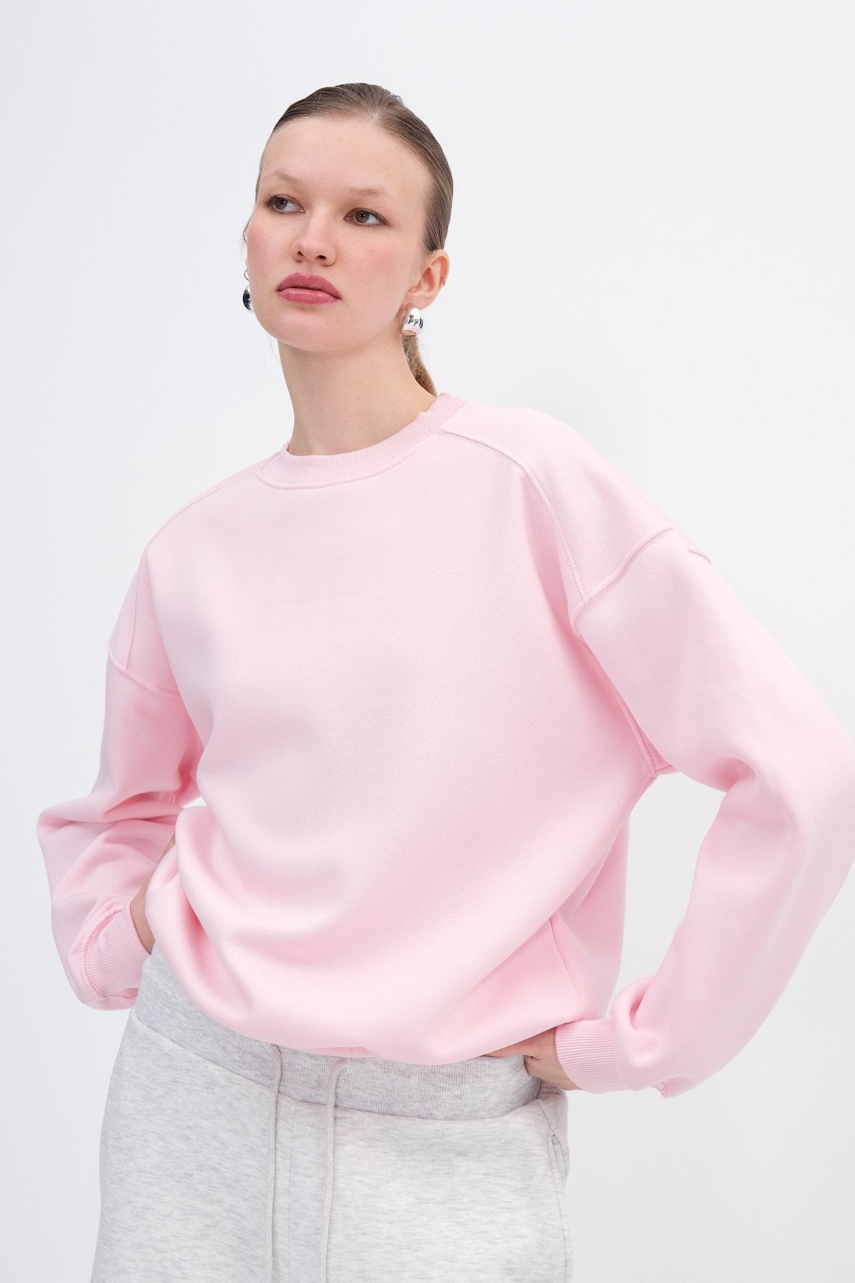 Pink_Round-Neck-Basic-Sweatshirt-addax