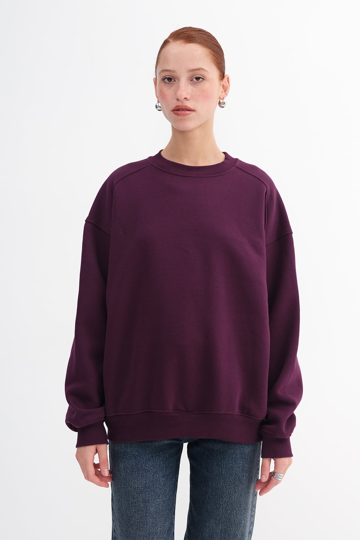Damson_Round-Neck-Basic-Sweatshirt-addax