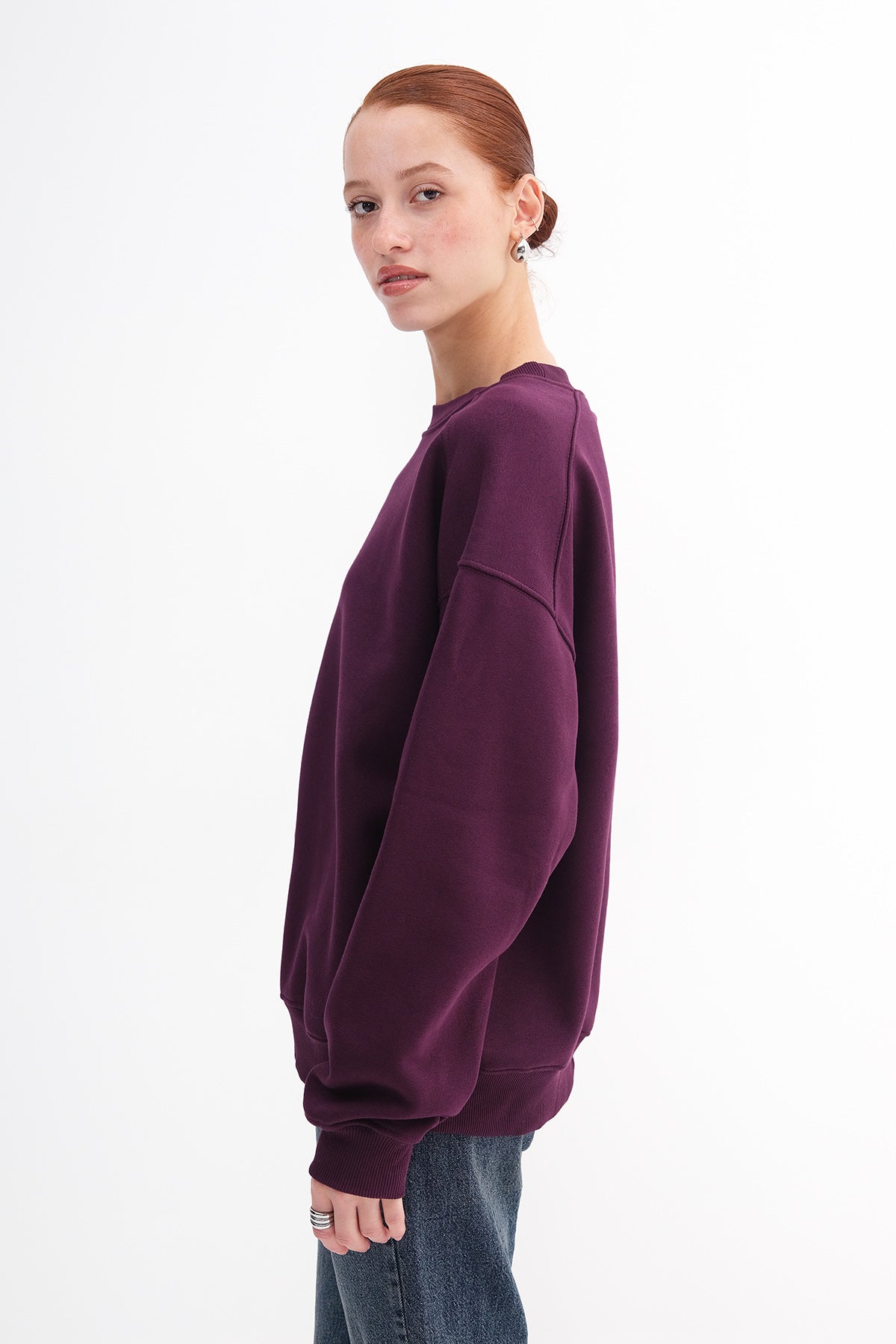 Damson_Round-Neck-Basic-Sweatshirt-addax